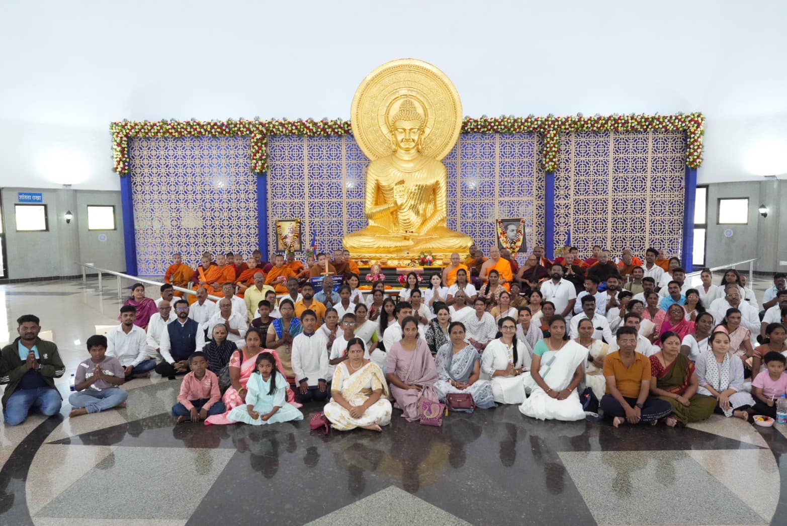 กฐินสมทบต่างประเทศ หลวงพ่อธัมมชโย ณ มหาวิหารอนุสรณ์สถานพุทธ ถ้ำไตรรัศมี