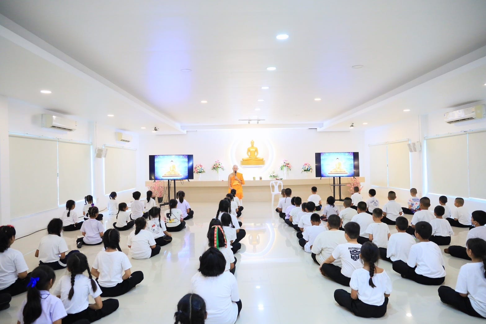 โรงเรียนคลองลาดช้าง(จันทร์เศรฐอุปถัมภ์) ร่วมอบรมโครงการพัฒนาคุณธรรม จริยธรรม