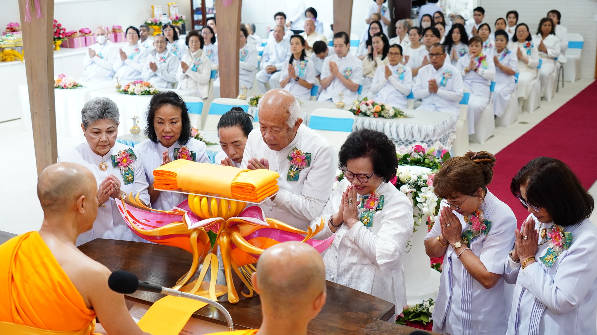 วัดพระธรรมกายซีแอตเติล จัดพิธีทอดกฐินสามัคคี