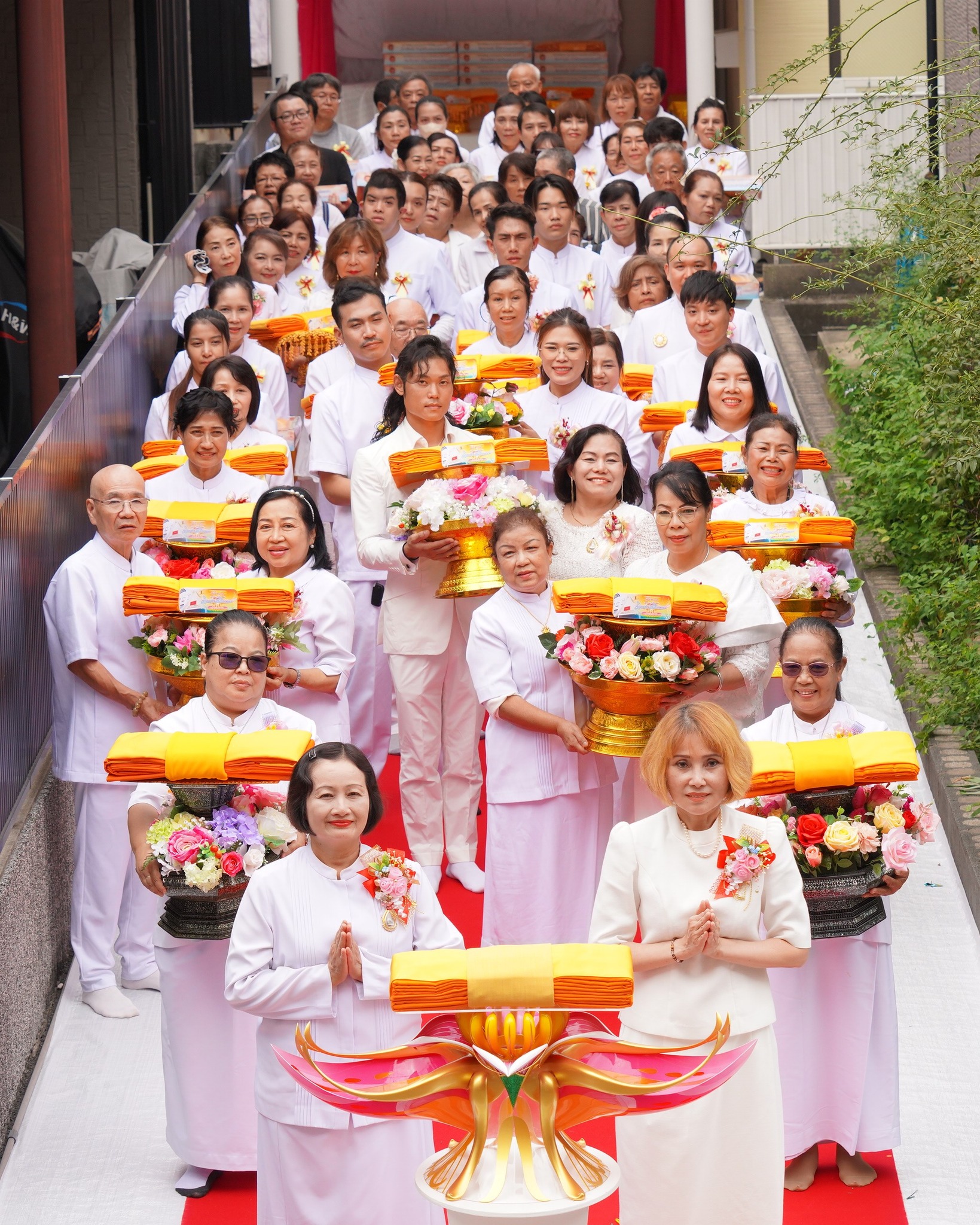 วัดพระธรรมกายโอซาก้า จัดพิธีทอดกฐิน