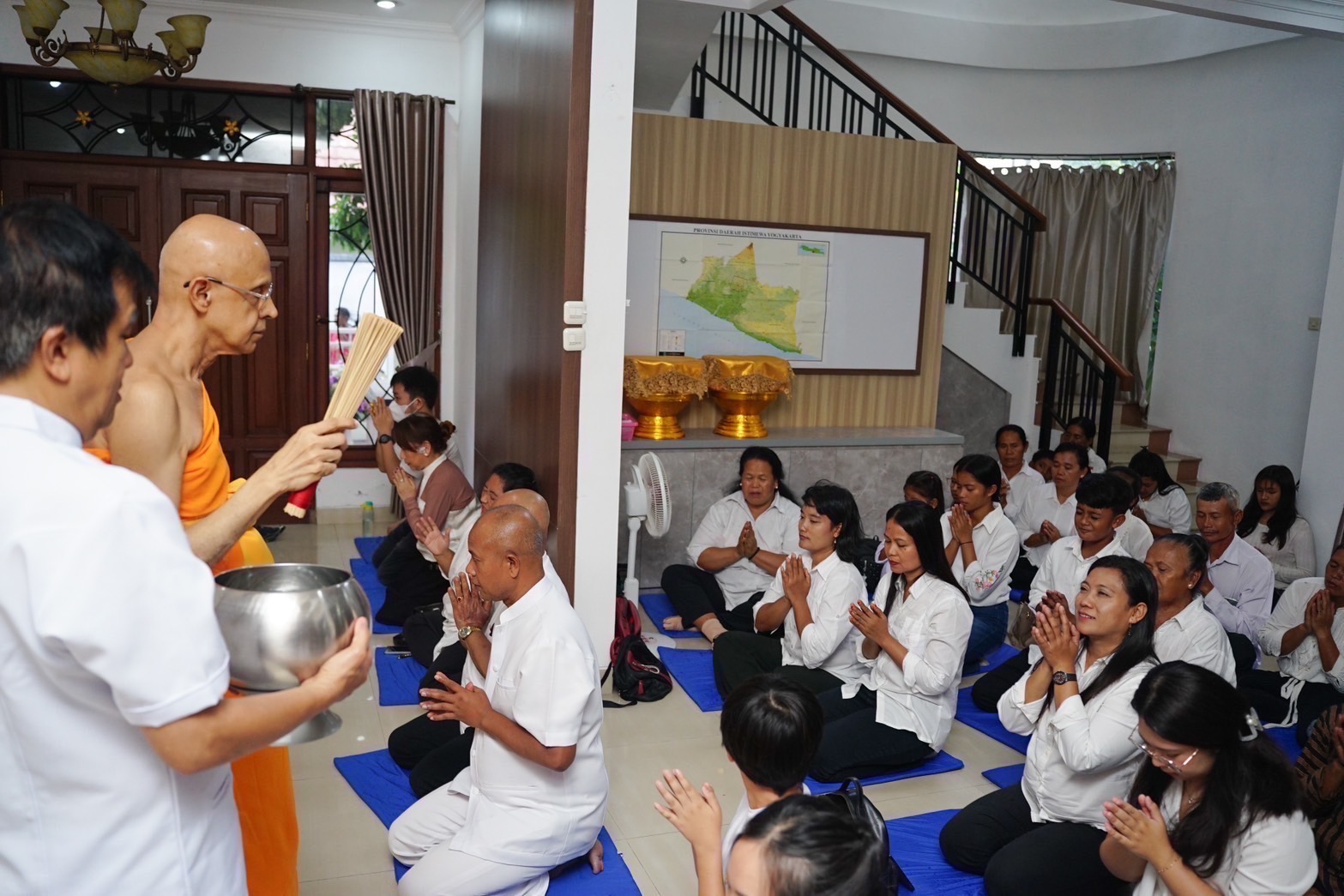 วัดพุทธยอกยาการ์ต้า จัดงานบุญพิธีทอดกฐินสามัคคี