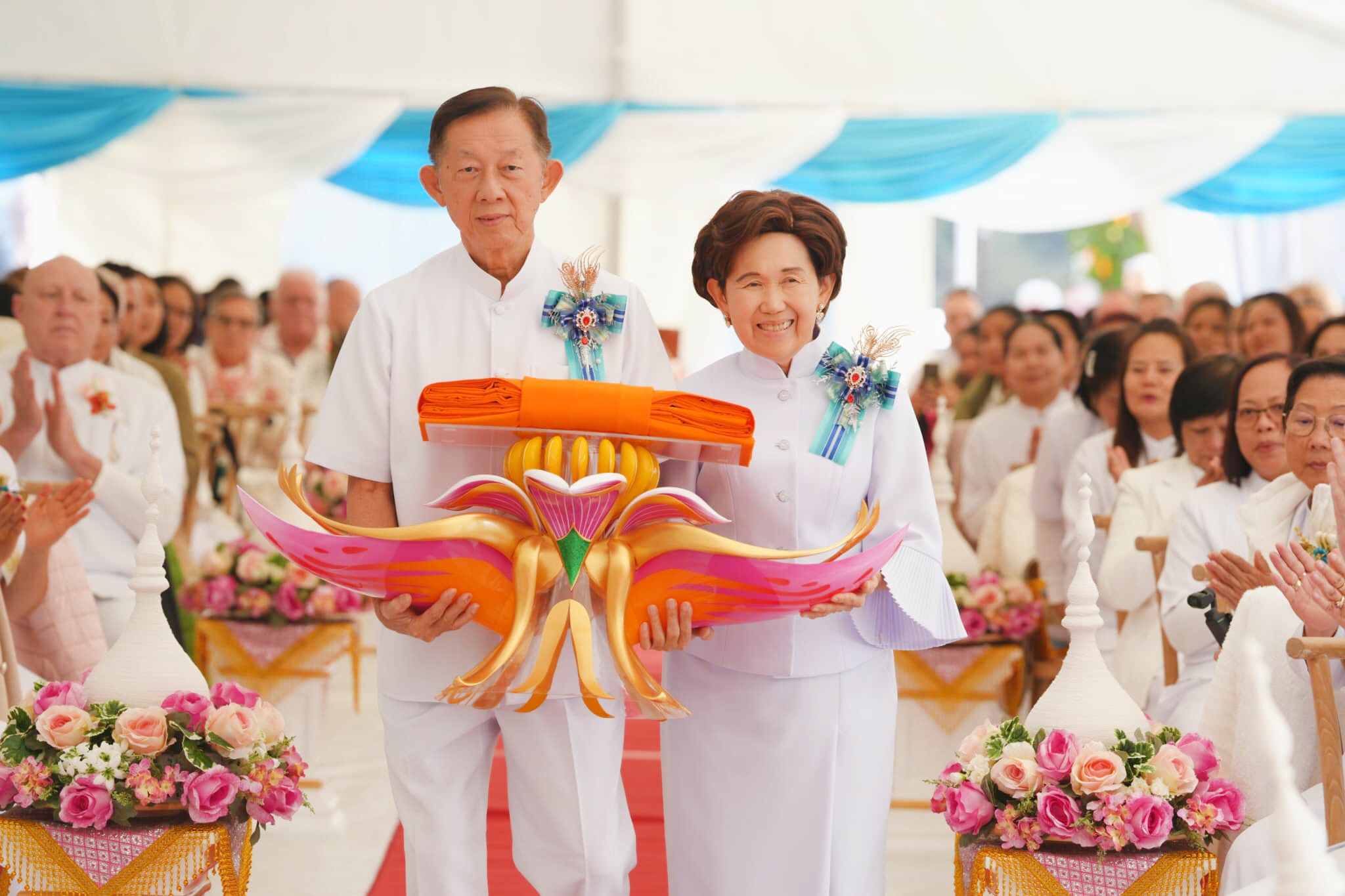 วัดพุทธไฮล์บรอนน์ จัดพิธีทอดกฐินสามัคคี