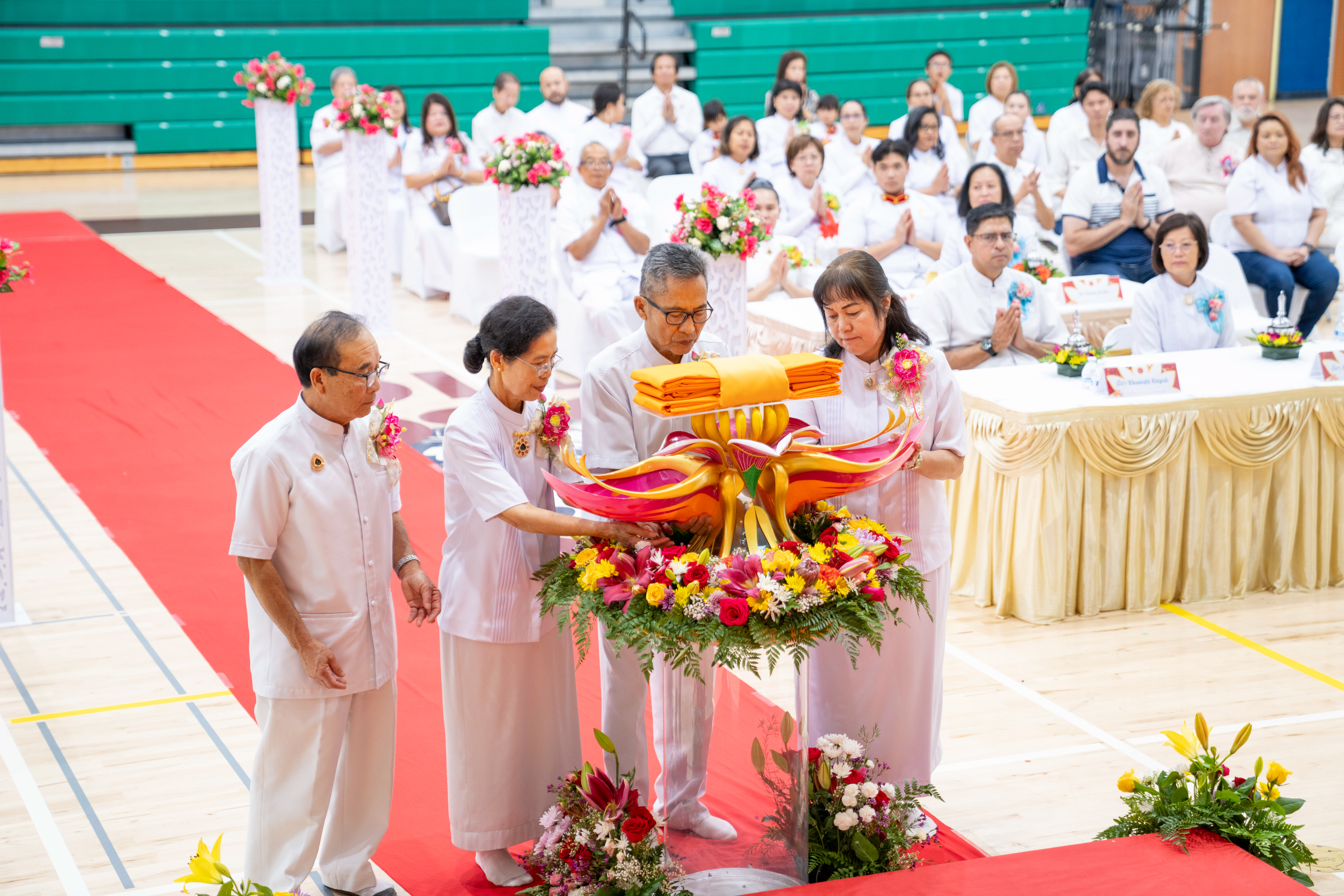 วัดภาวนาซานดิเอโก จัดพิธีทอดปฐมกฐิน