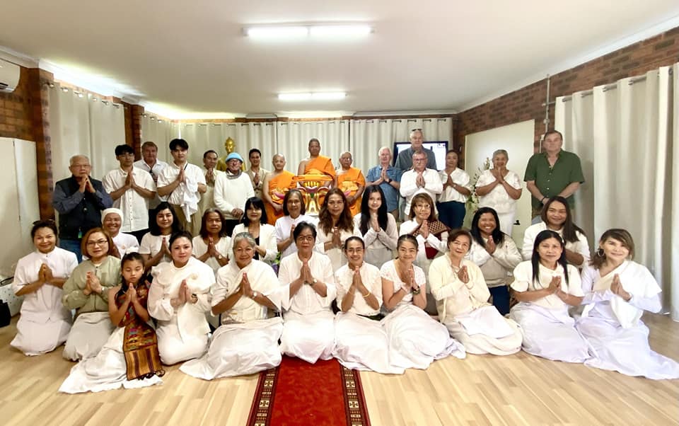 วัดพระธรรมกายอัลบูรี จัดพิธีทอดผ้าป่าบริวารกฐิน