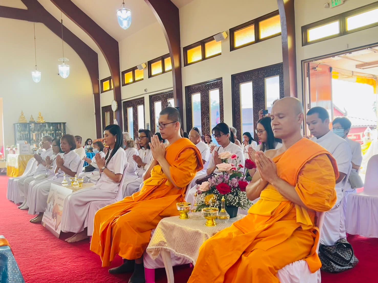 กฐินสมทบวัดกัลยาณมิตรในต่างประเทศ ณ วัดไทยลอสแองเจลิส