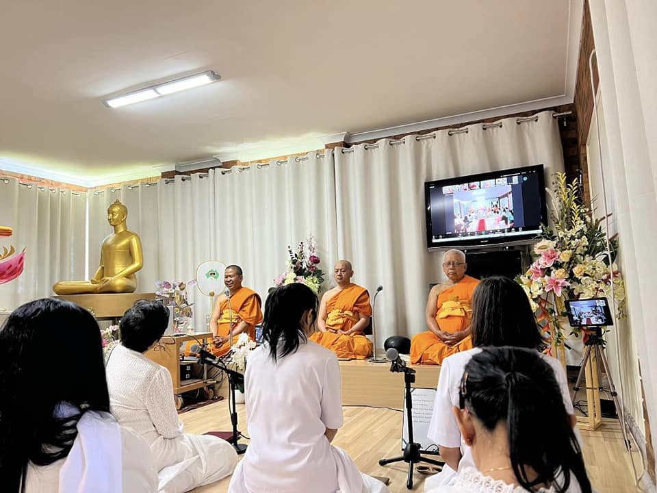 วัดพระธรรมกายอัลบูรี จัดพิธีทอดผ้าป่าบริวารกฐิน