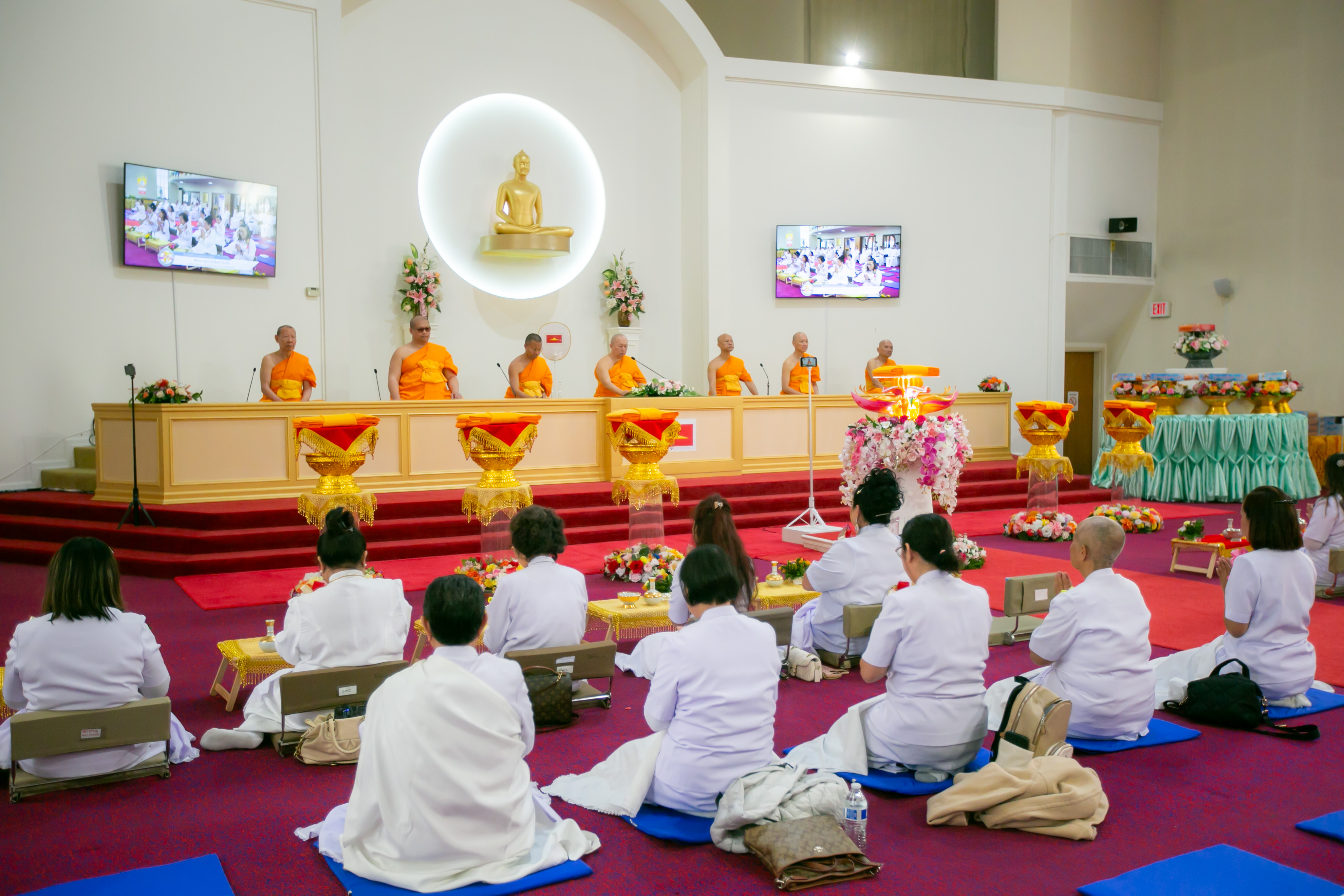 วัดพระธรรมกายออเรกอน จัดพิธีทอดกฐินธรรมชัยสร้างทุกสิ่ง
