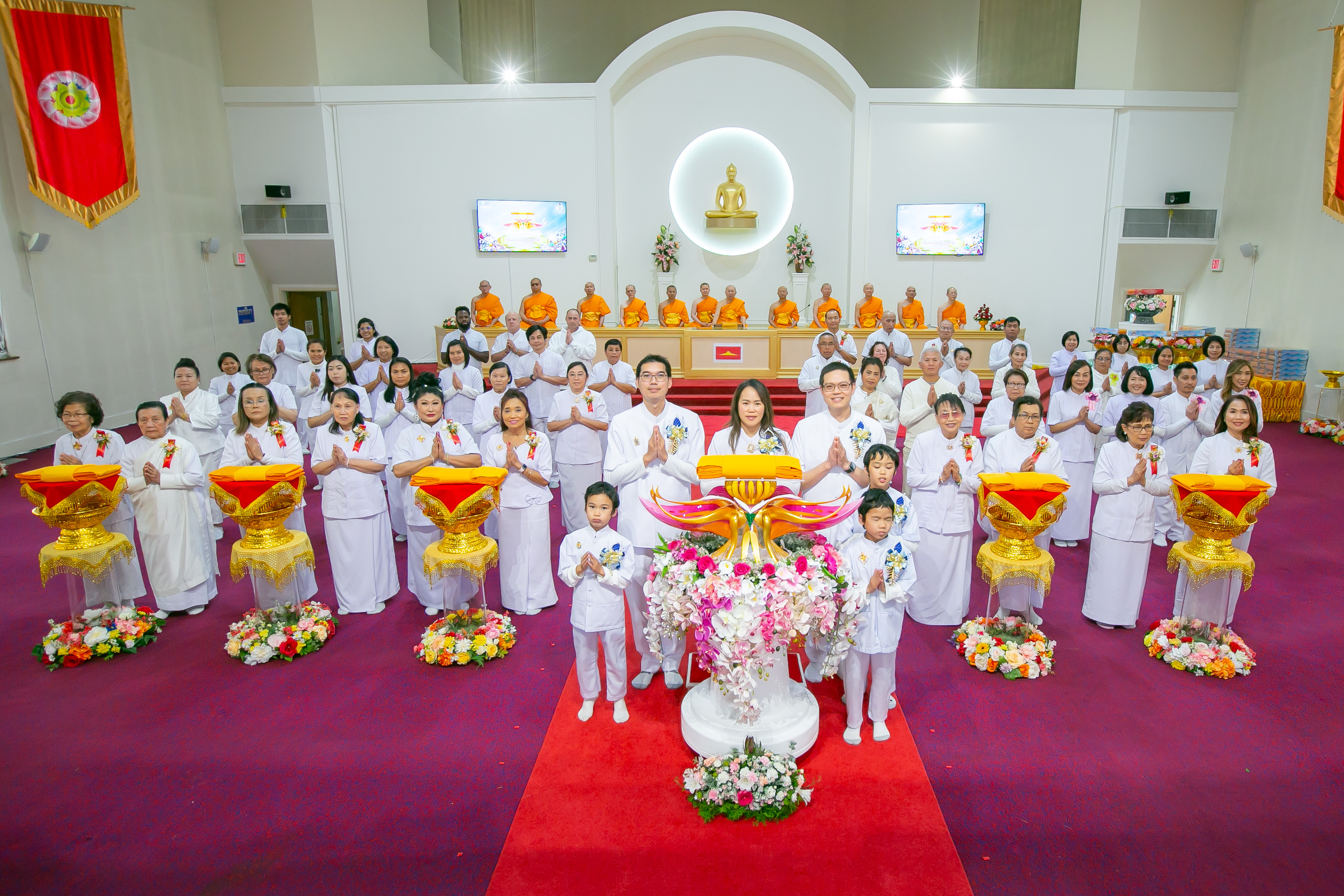 วัดพระธรรมกายออเรกอน จัดพิธีทอดกฐินธรรมชัยสร้างทุกสิ่ง