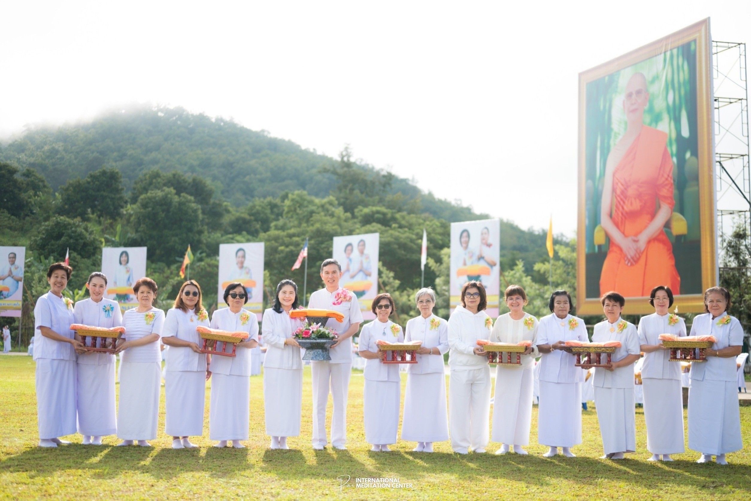 ศูนย์ปฏิบัติธรรมนานาชาติปาย จัดพิธีทอดกฐินสามัคคี