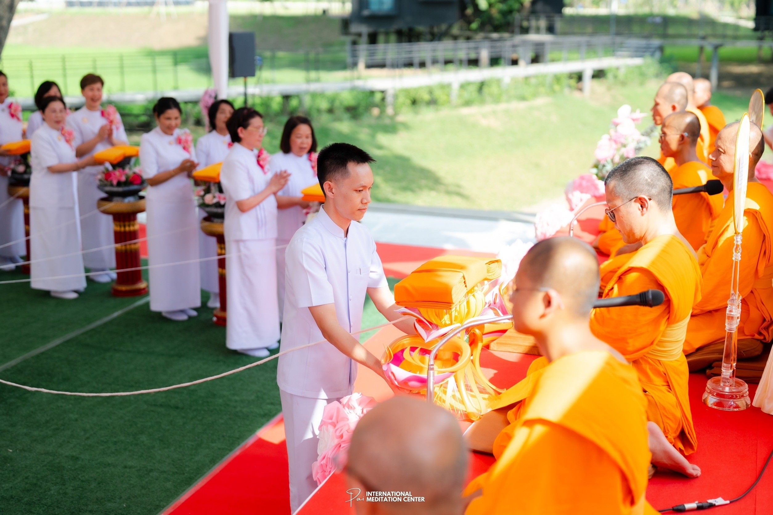 ศูนย์ปฏิบัติธรรมนานาชาติปาย จัดพิธีทอดกฐินสามัคคี