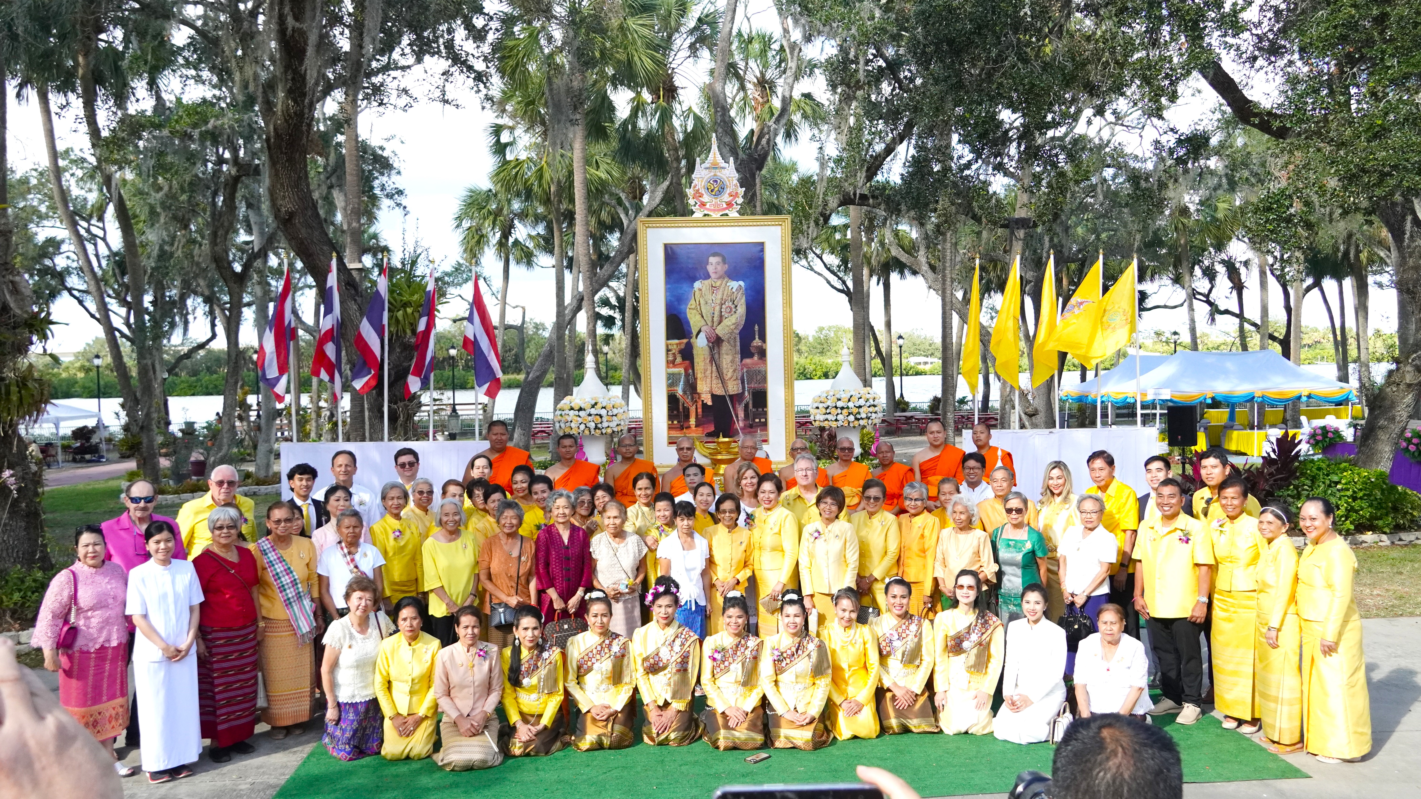 พิธีทอดกฐินสมทบวัดกัลยาณมิตรในต่างประเทศ ณ วัดมงคลรัตนาราม