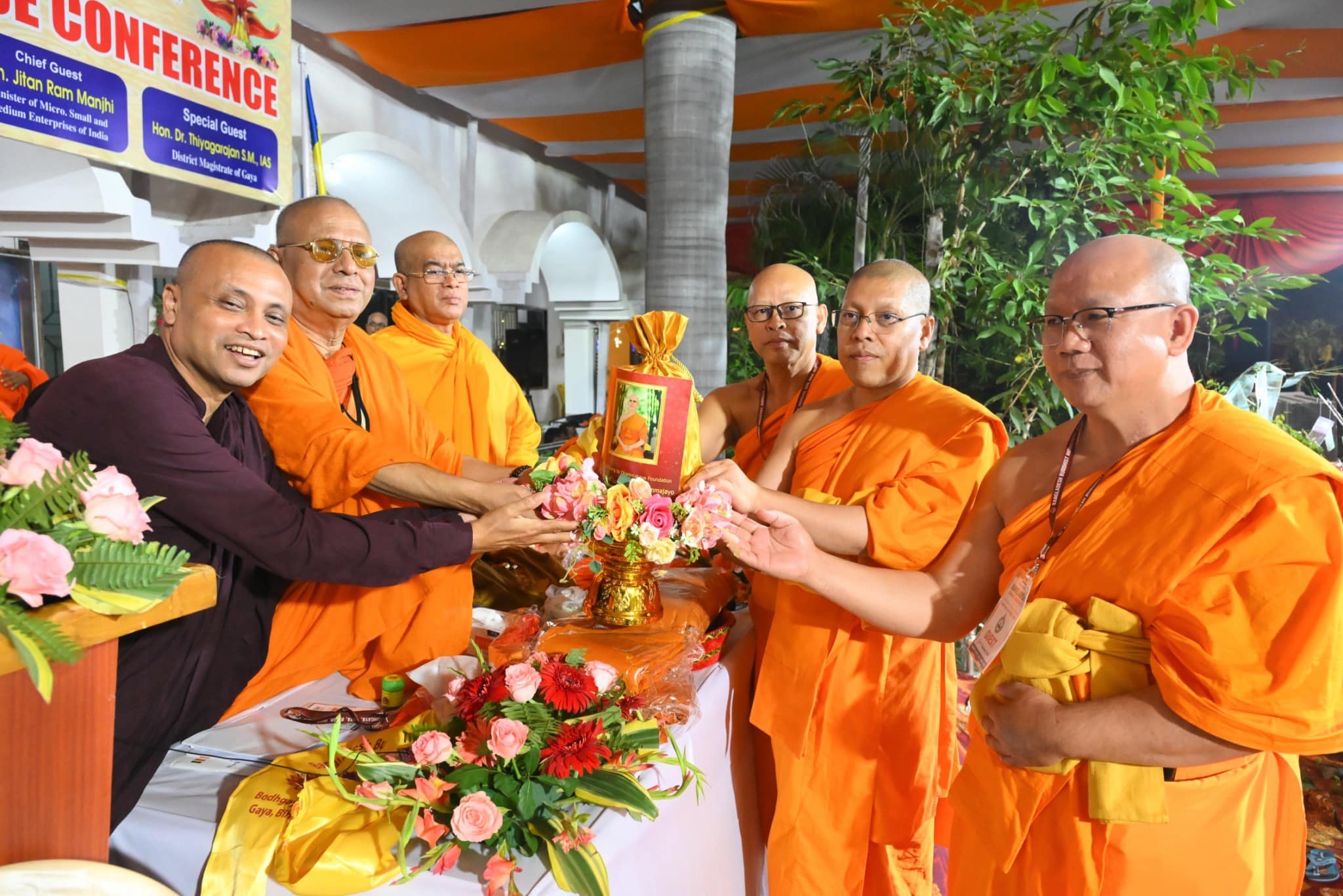 ทอดกฐินสมทบ ณ ประเทศ อินเดีย วัดพุทธบังคลาเทศ พุทธคยา  รัฐพิหาร