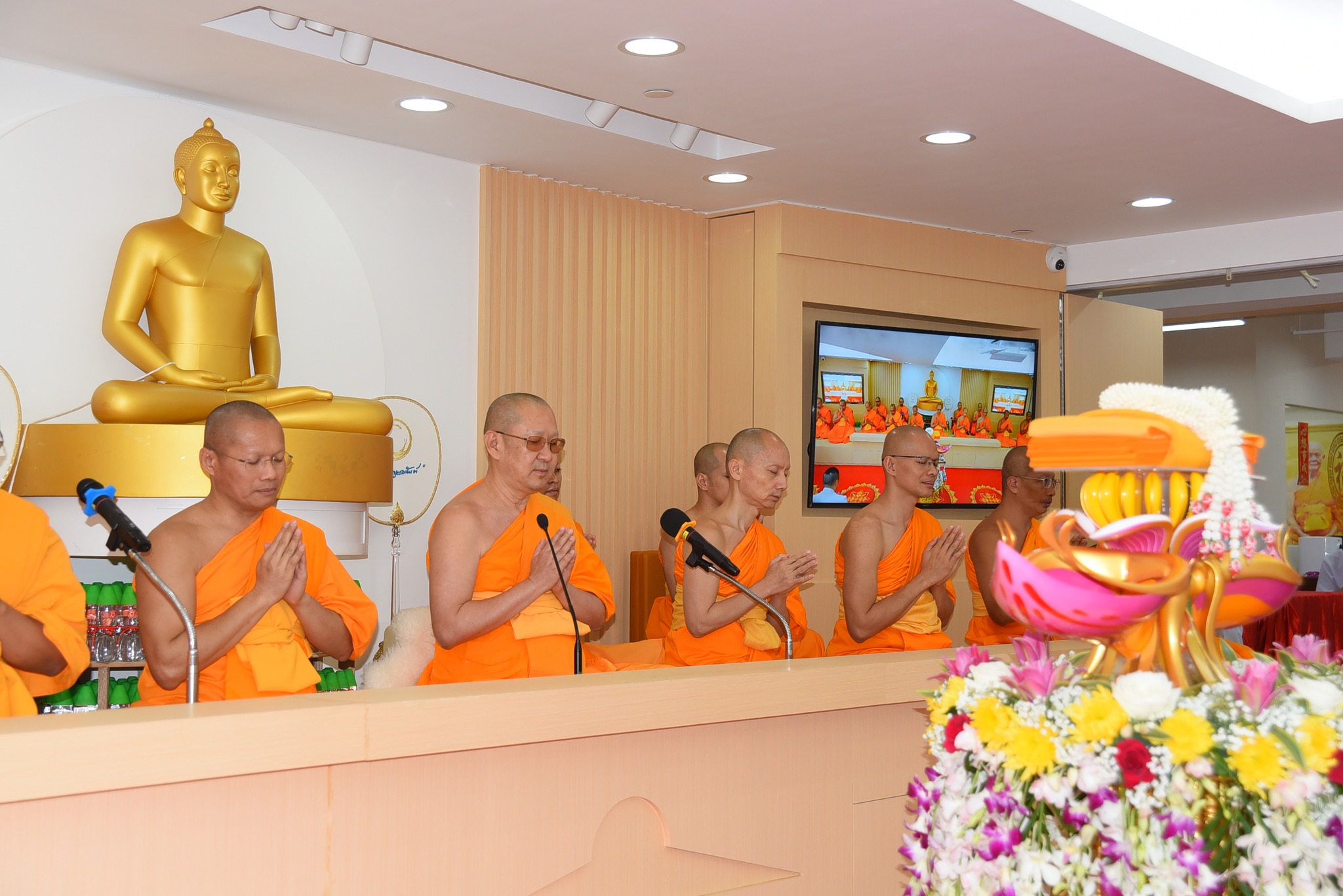 พิธีทอดกฐินบรมจักรพรรดิ์แก้วเกาลูนบุญอนันต์ ณ วัดพระธรรมกายเกาลูน ฮ่องกง