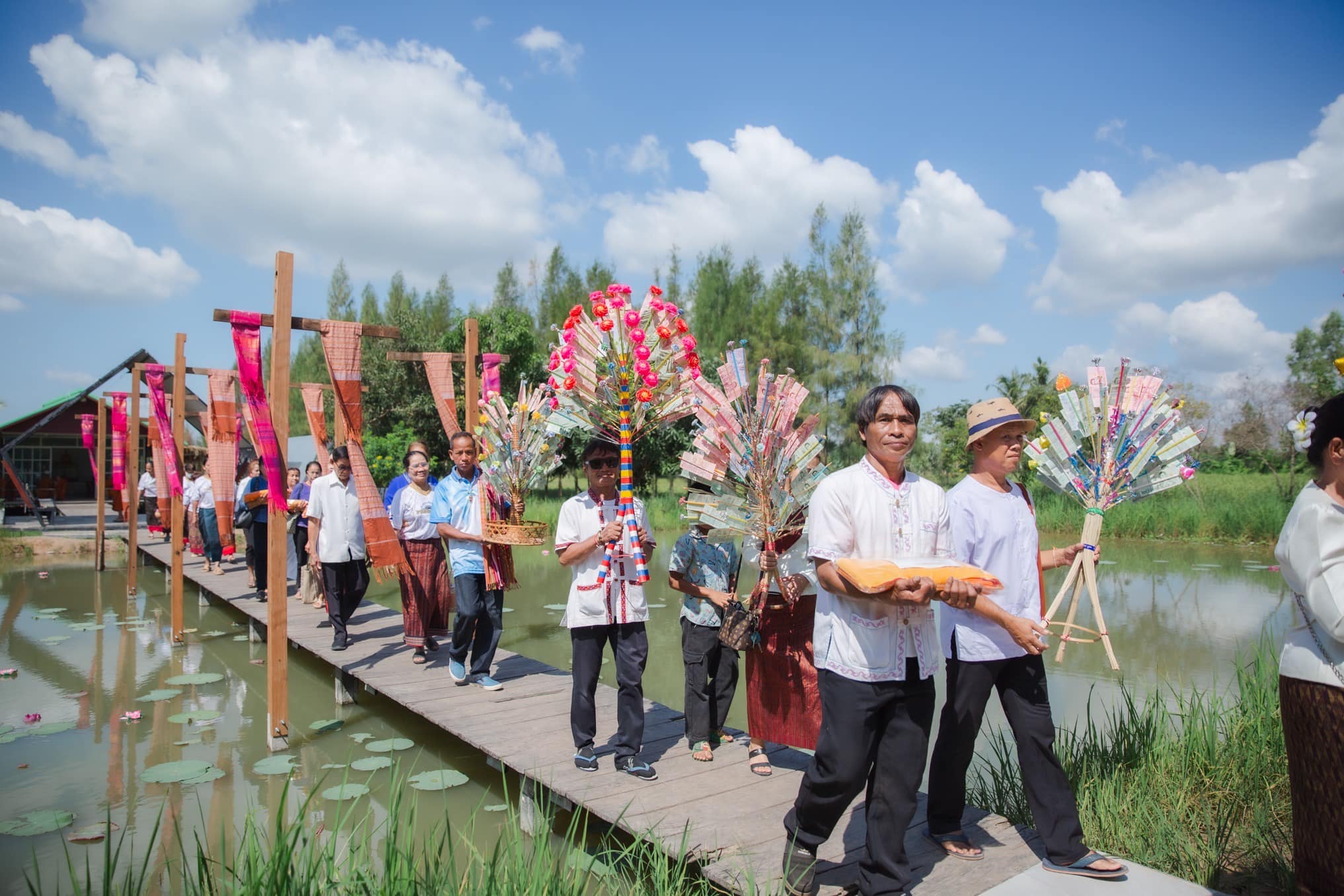 ศูนย์ปฏิบัติธรรมแก้วกลางนา จัดงานบุญพิธีทอดกฐินสามัคคี