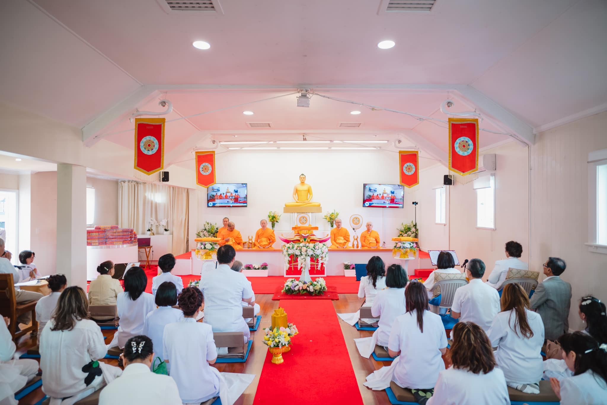 วัดพระธรรมกายโอ๊คแลนด์ จัดพิธีทอดกฐินบูชาธรรม 80 ปี หลวงพ่อธัมมชโย