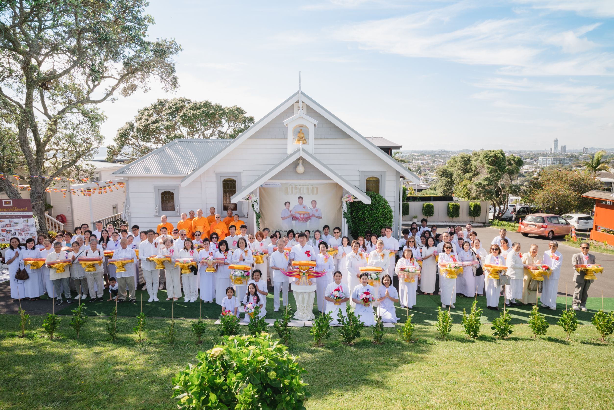 วัดพระธรรมกายโอ๊คแลนด์ จัดพิธีทอดกฐินบูชาธรรม 80 ปี หลวงพ่อธัมมชโย