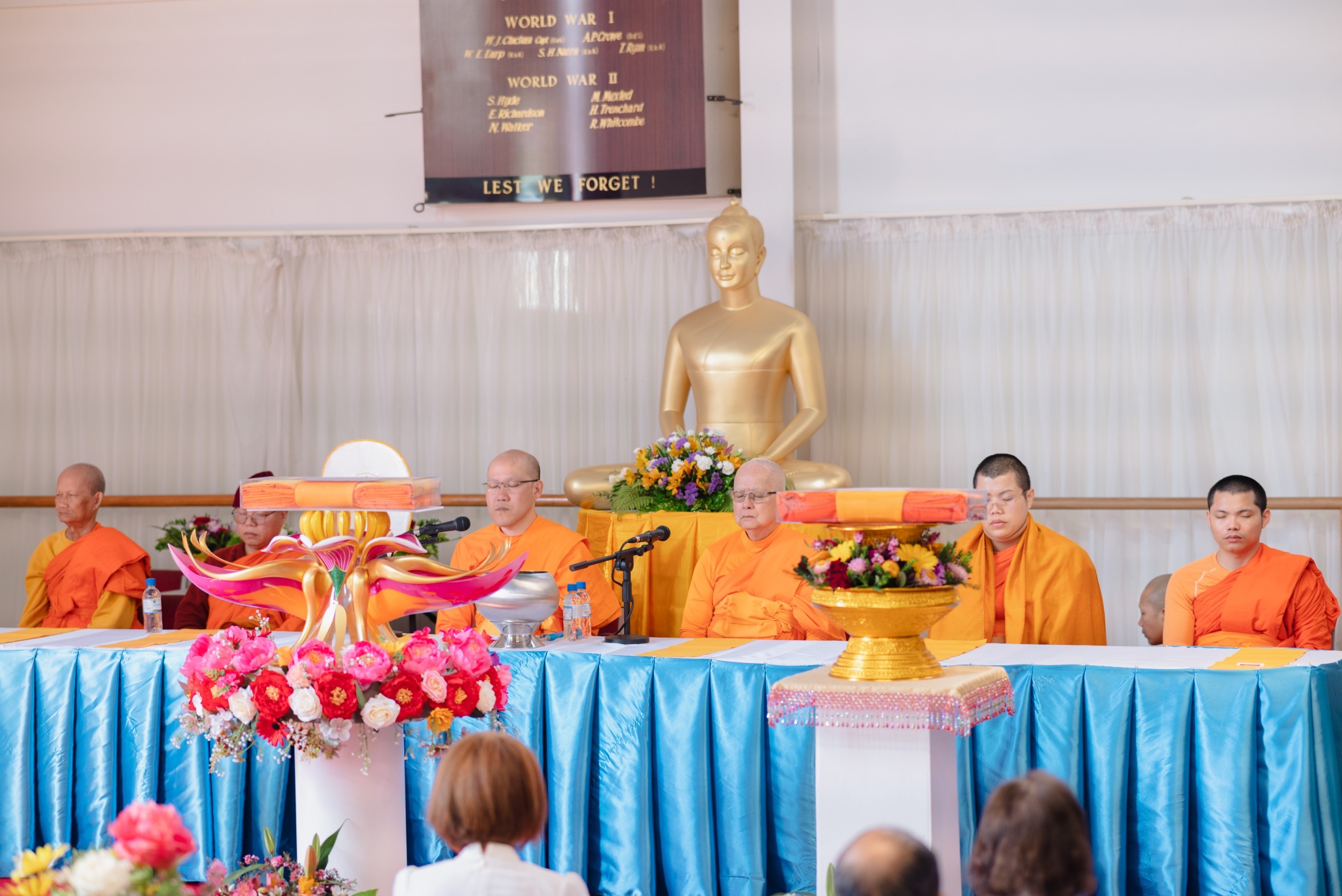 วัดพระธรรมกายเวลลิงตัน จัดพิธีทอดผ้าป่าบริวารกฐิน