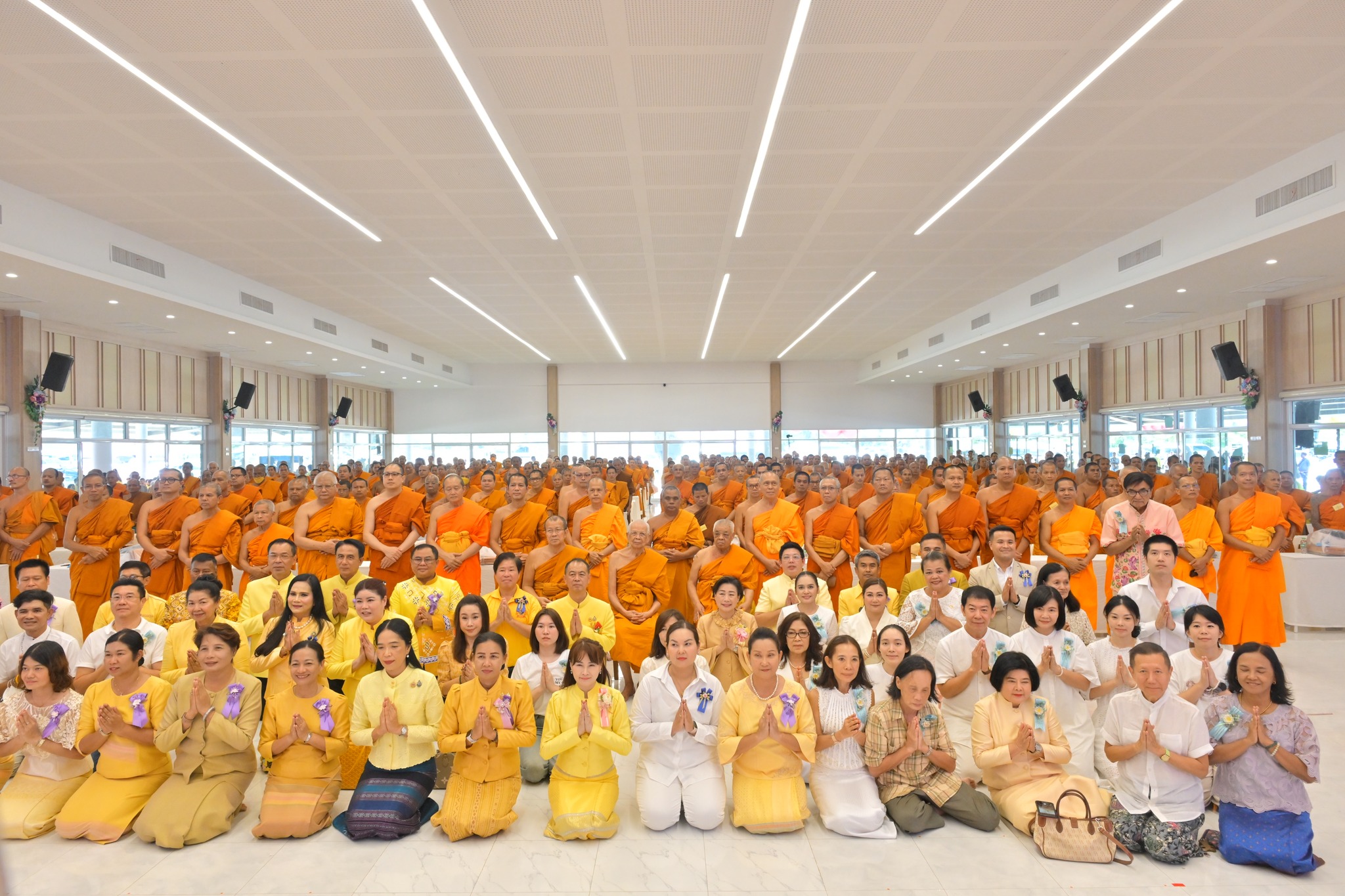 กรมการศาสนา พระธรรมทูตสายประเทศอินเดีย-เนปาล และวัดพระธรรมกาย จัดพิธีถวายผ้ากฐิน จังหวัดชายแดนภาคใต้
