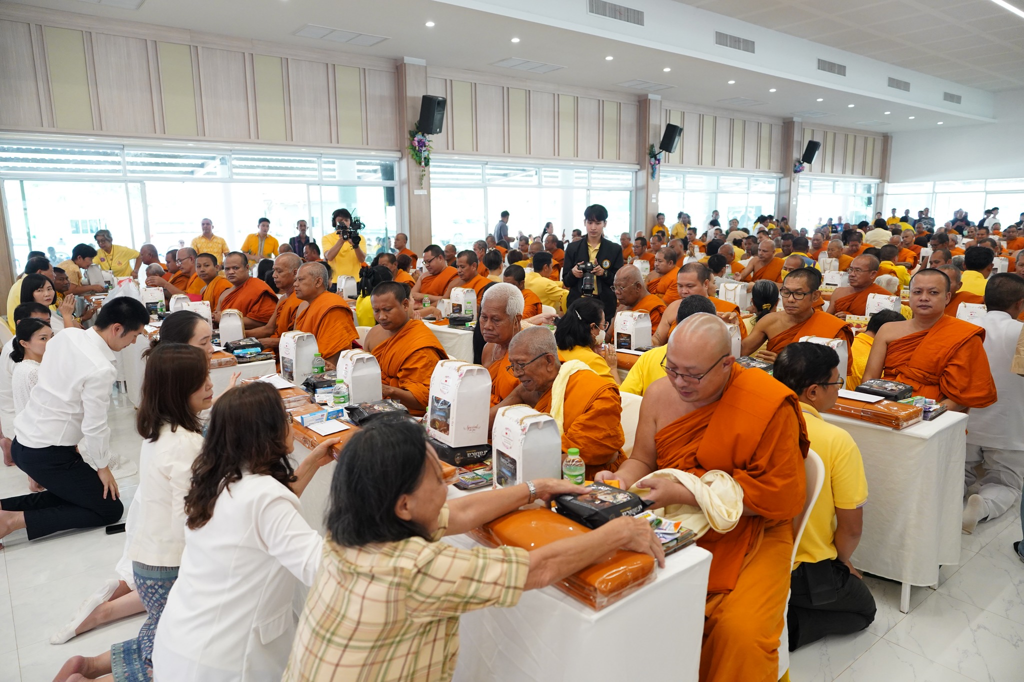 กรมการศาสนา พระธรรมทูตสายประเทศอินเดีย-เนปาล และวัดพระธรรมกาย จัดพิธีถวายผ้ากฐิน จังหวัดชายแดนภาคใต้