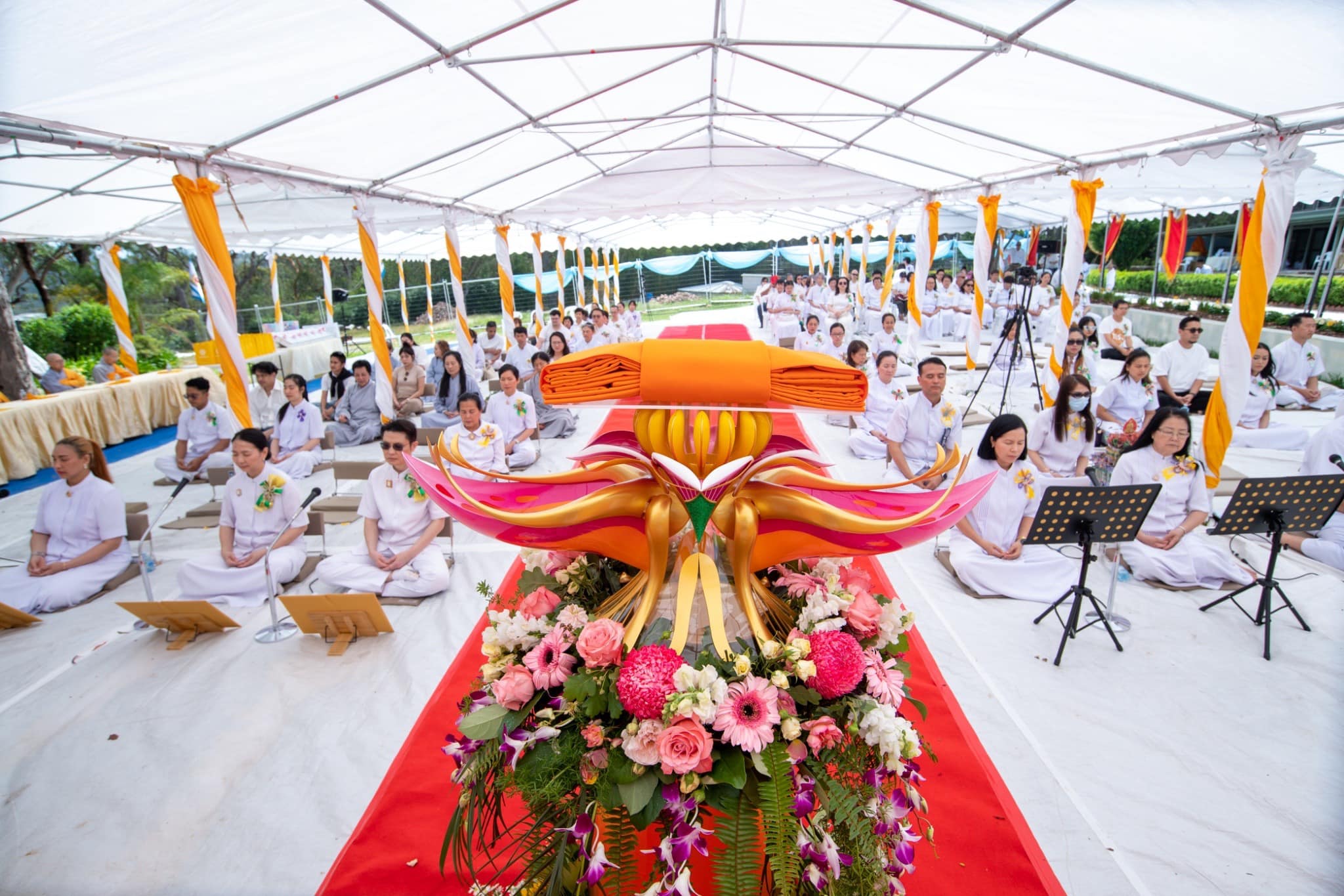วัดพระธรรมกายนครซิดนีย์ จัดพิธีทอดกฐินสามัคคี