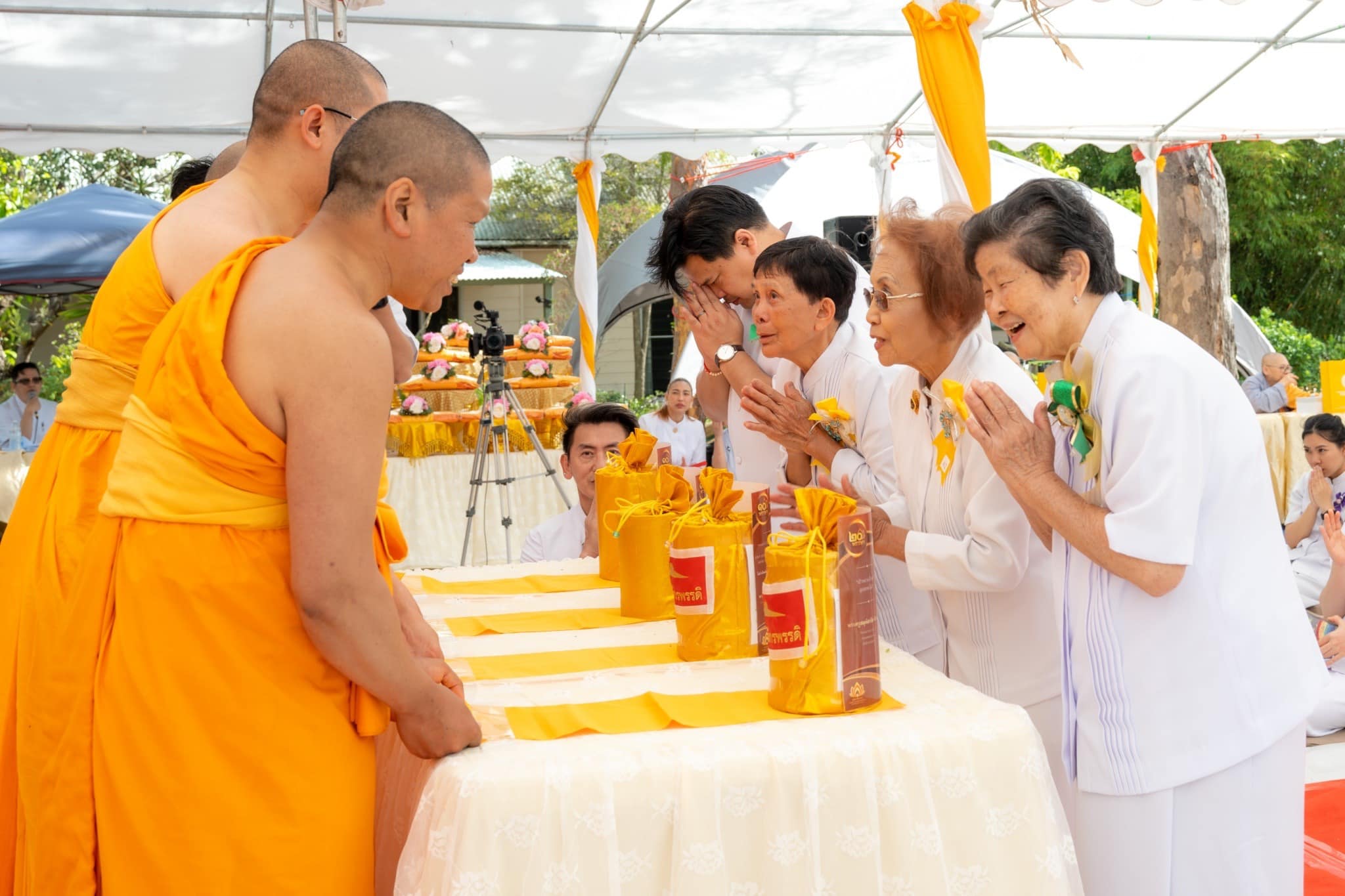 วัดพระธรรมกายนครซิดนีย์ จัดพิธีทอดกฐินสามัคคี