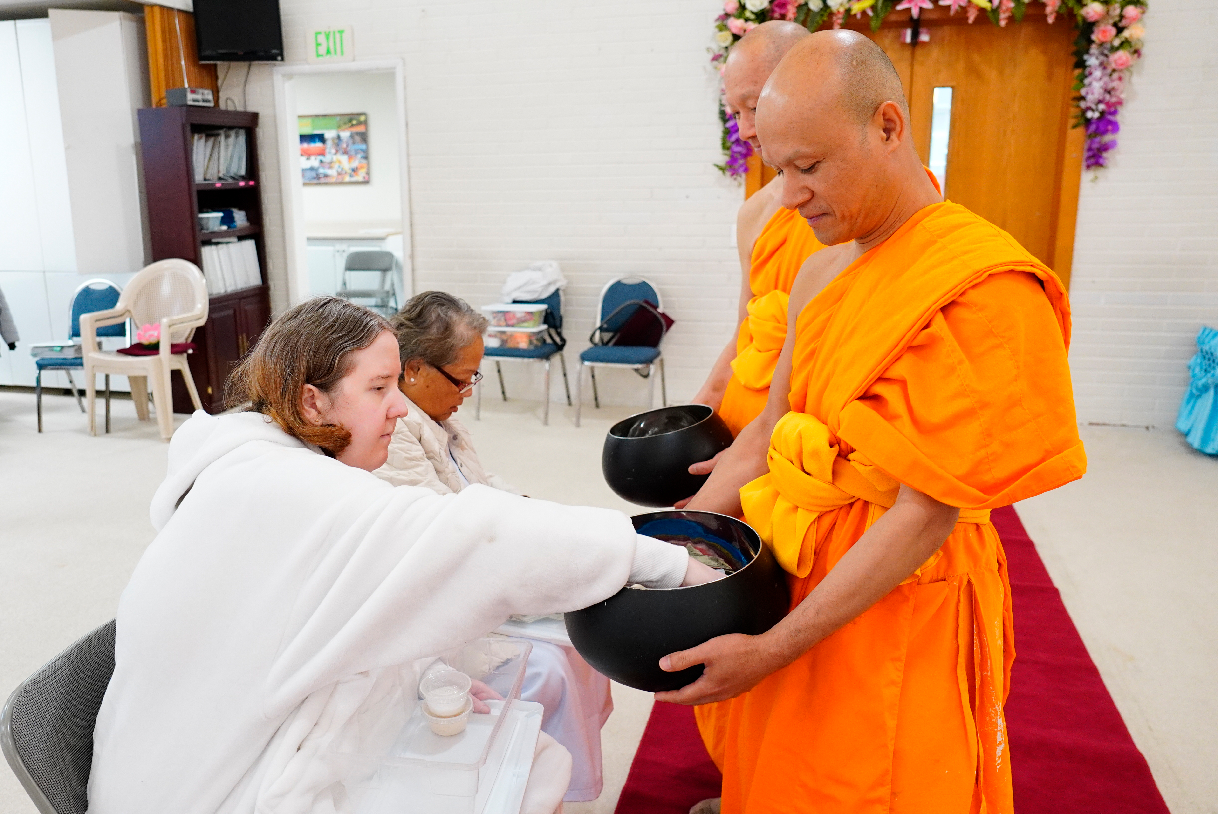 วัดพระธรรมกายซีแอตเติล จัดพิธีถวายคิลานเภสัช