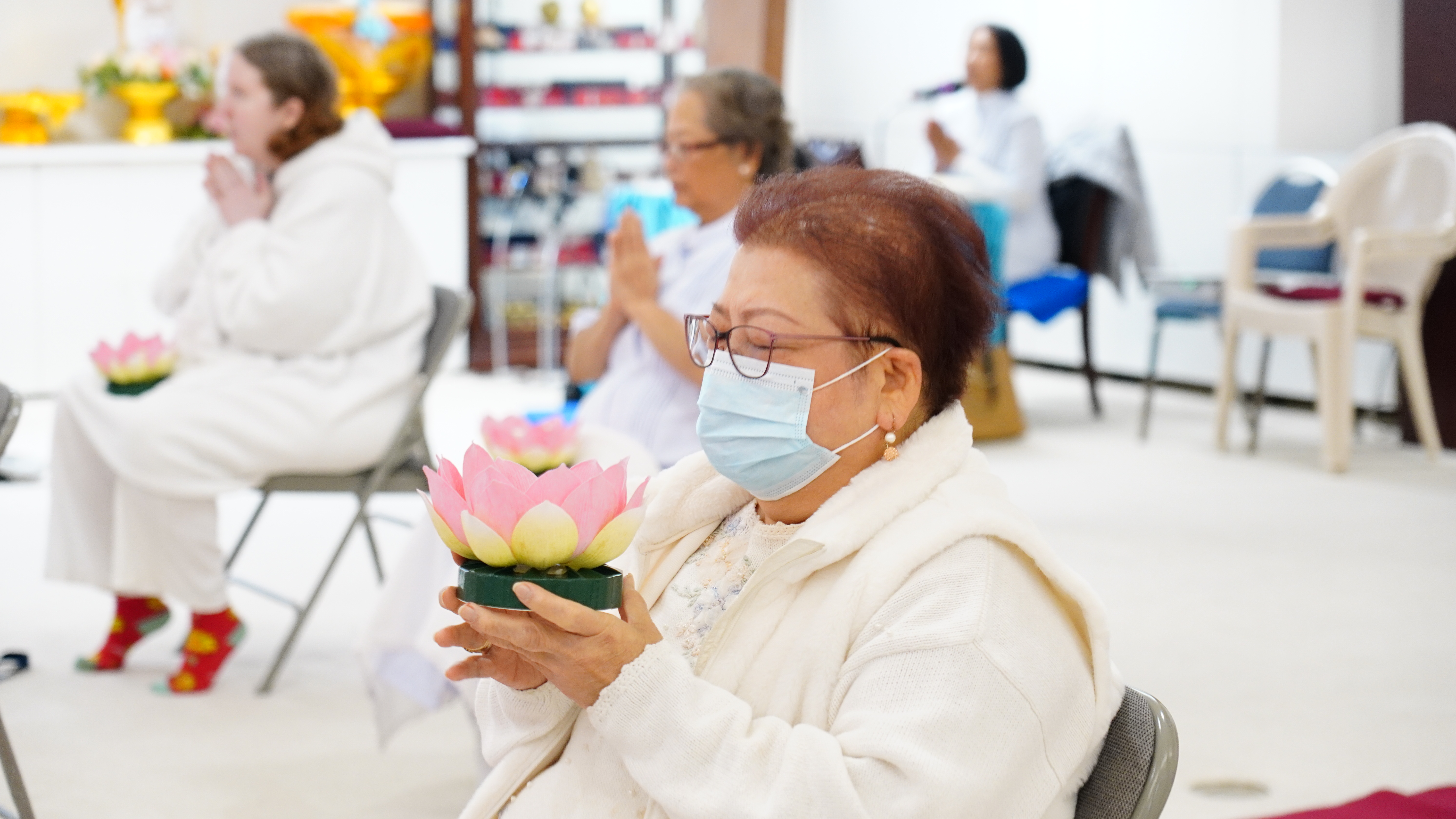 วัดพระธรรมกายซีแอตเติล จัดพิธีถวายคิลานเภสัช