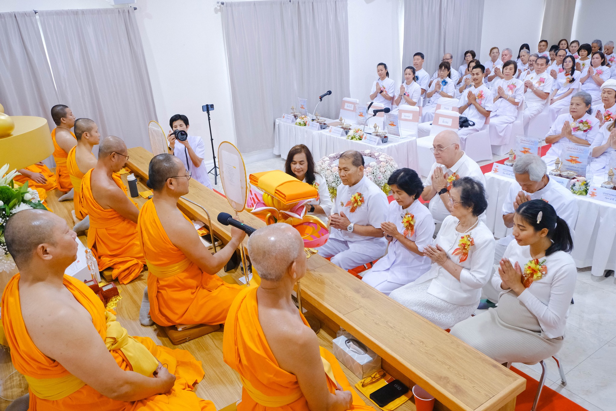 วัดพระธรรมกายปาล์มบีช จัดพิธีทอดกฐินสามัคคี
