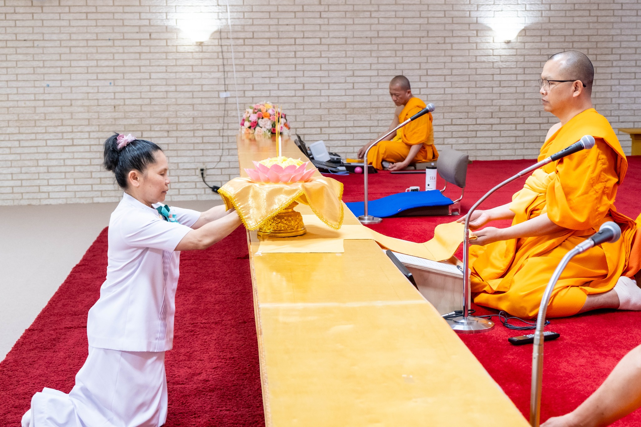 วัดพระธรรมกายเท็กซัส จัดพิธีลอยกระทงธรรม