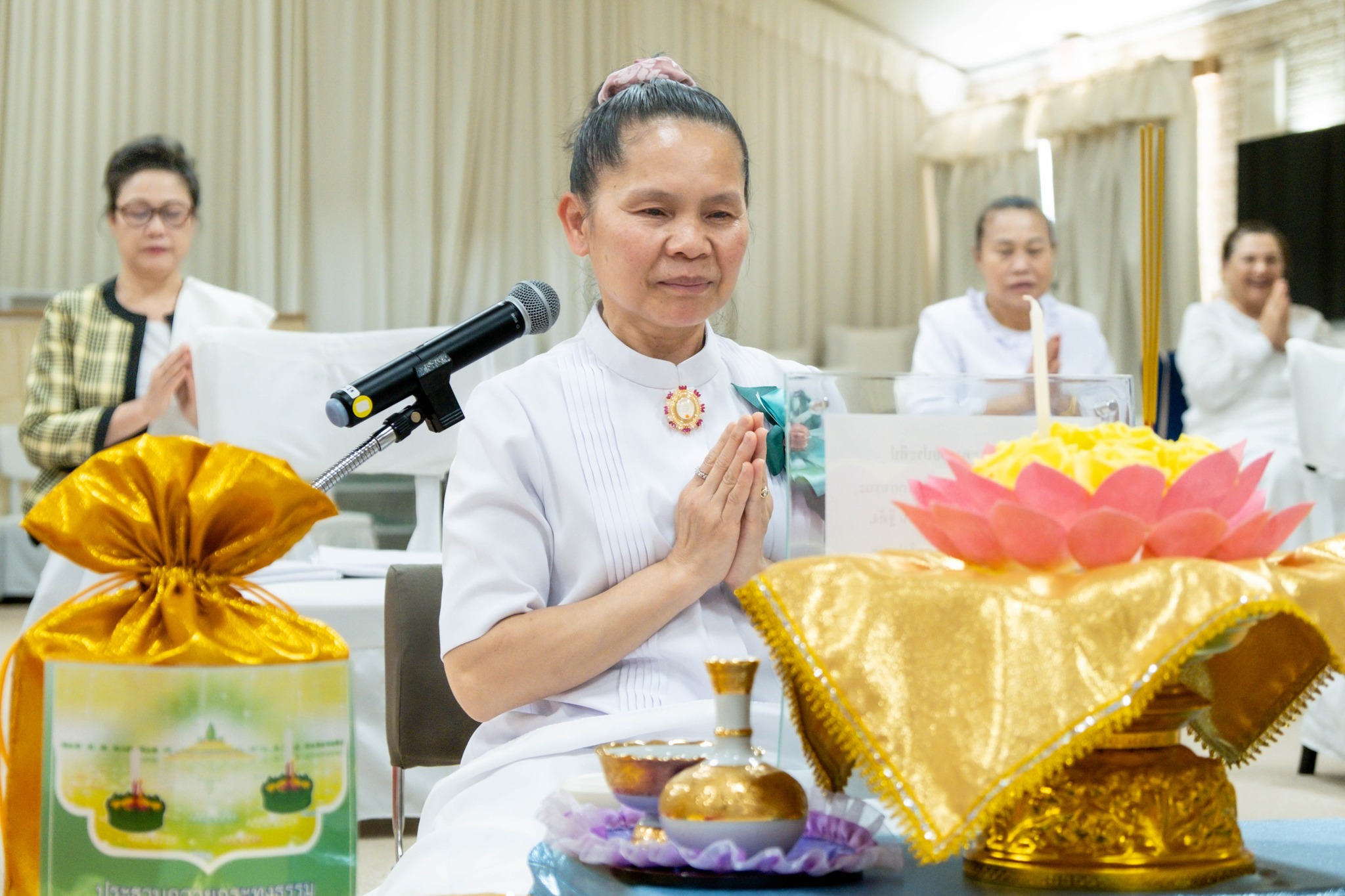วัดพระธรรมกายเท็กซัส จัดพิธีลอยกระทงธรรม