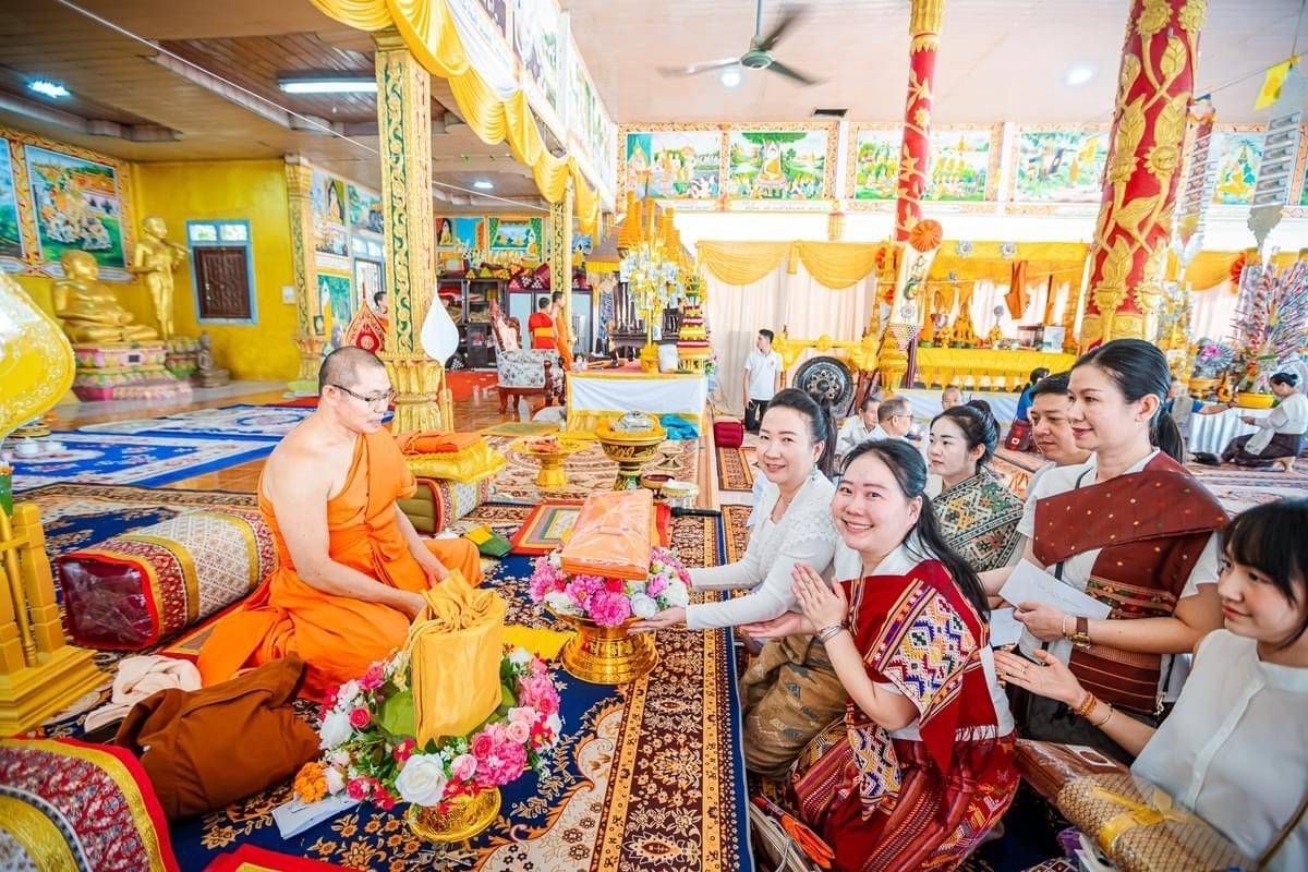 วัดพระธรรมกายร่วมถวายกฐินสมทบที่สาธารณรัฐประชาธิปไตยประชาชนลาว รอบที่ 2 ณ วัดสะพานทองเหนือ