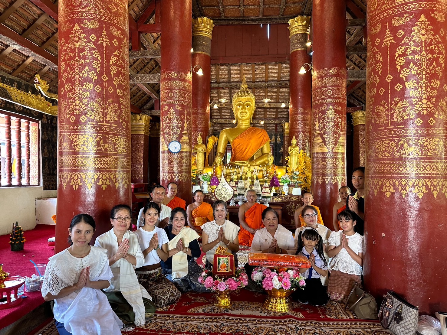 วัดพระธรรมกายร่วมถวายกฐินสมทบที่สาธารณรัฐประชาธิปไตยประชาชนลาว รอบที่ 2 ณ วัดผาโอ