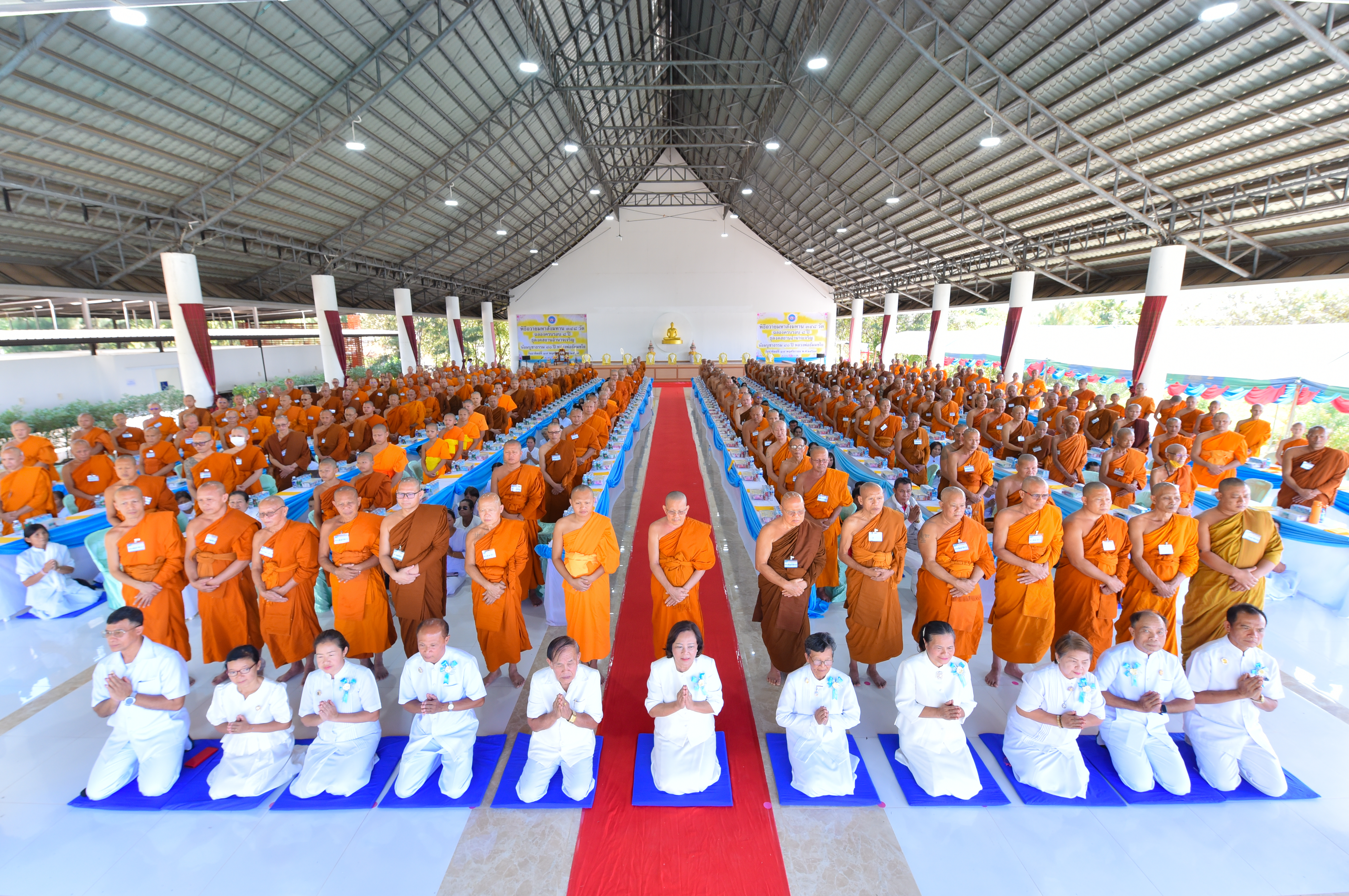 ธุดงคสถานอำนาจเจริญ จัดพิธีถวายมหาสังฆทาน 348 วัด