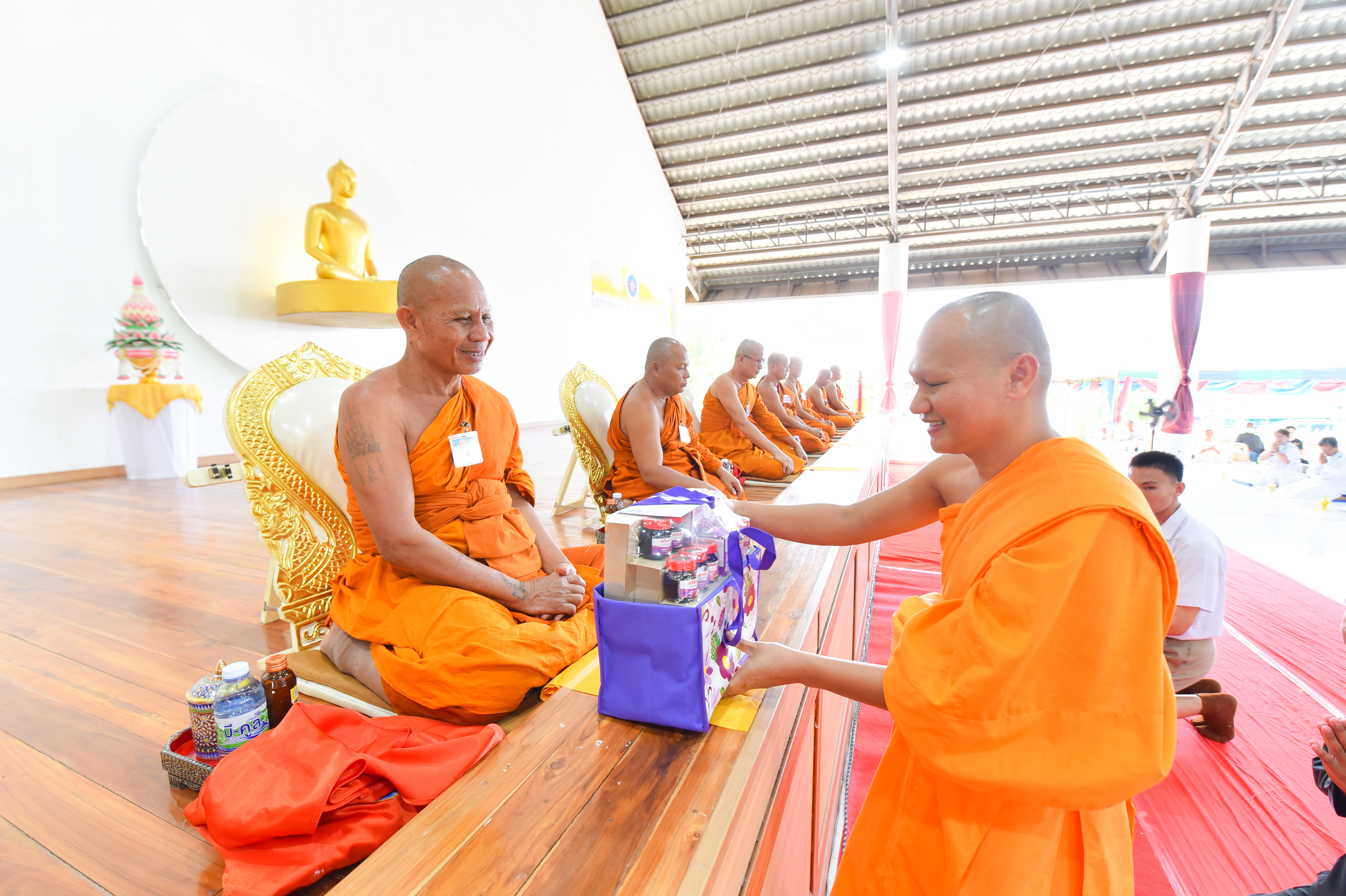 ธุดงคสถานอำนาจเจริญ จัดพิธีถวายมหาสังฆทาน 348 วัด