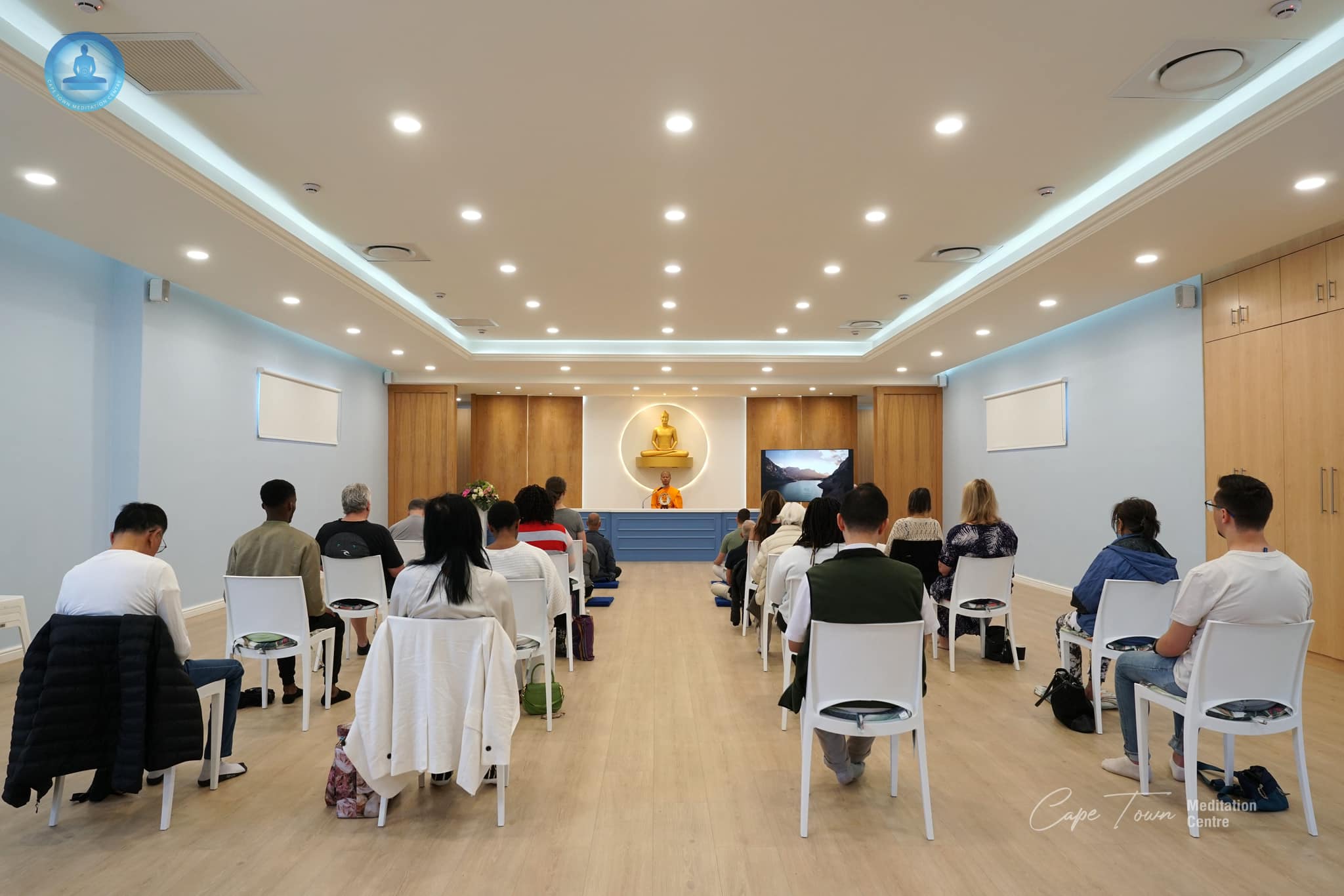 วัดพุทธเคปทาวน์ จัดปฏิบัติธรรมแก่ชาวท้องถิ่น