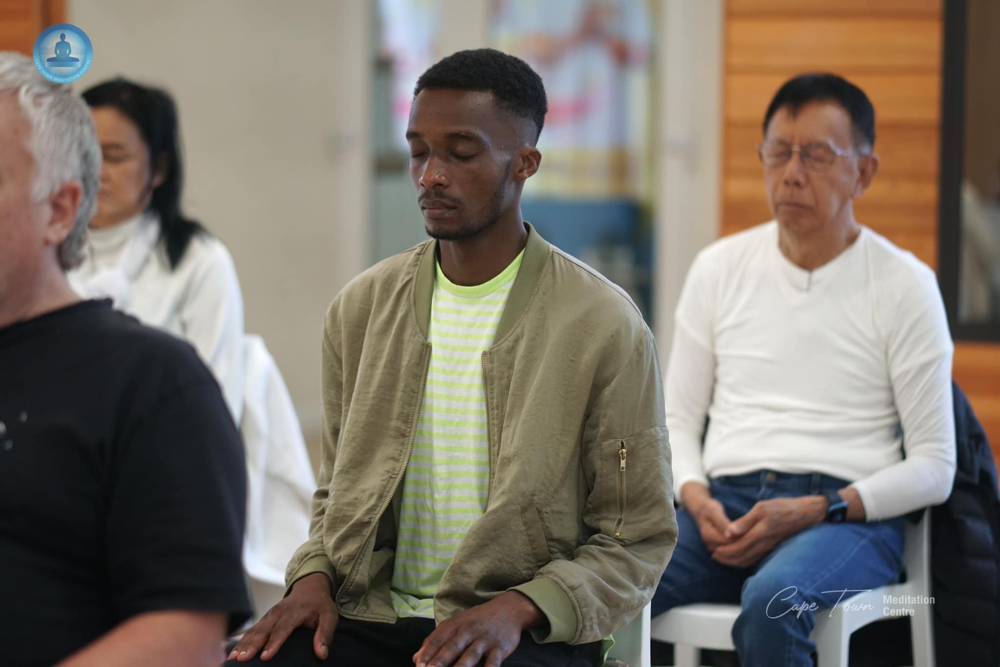 วัดพุทธเคปทาวน์ จัดปฏิบัติธรรมแก่ชาวท้องถิ่น