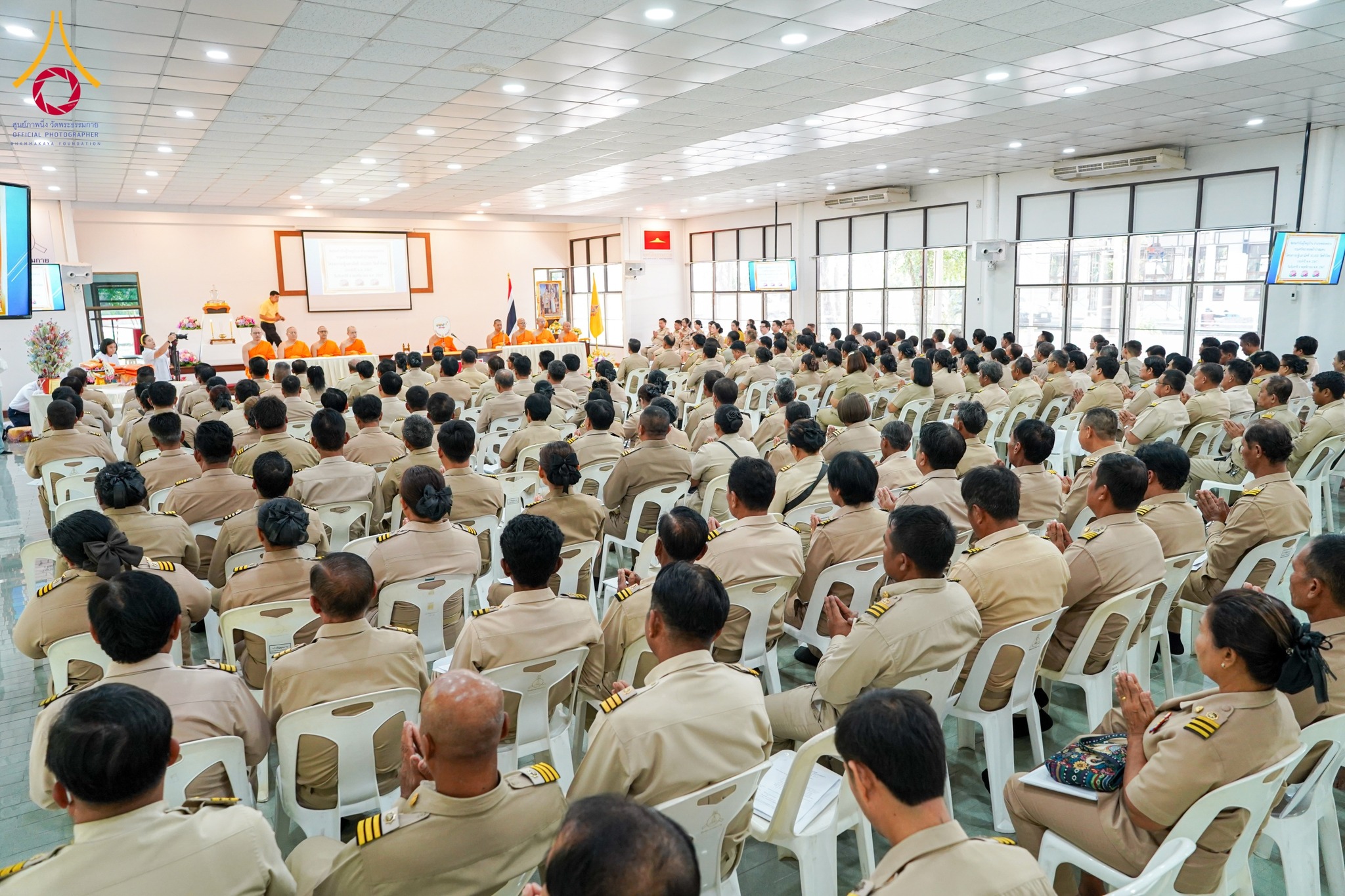 ชมรมกำนัน ผู้ใหญ่บ้านฯ อ.คลองหลวง ทอดผ้าป่าสมทบโครงการกฐินสามัคคีทั่วไทย 30,000 วัด
