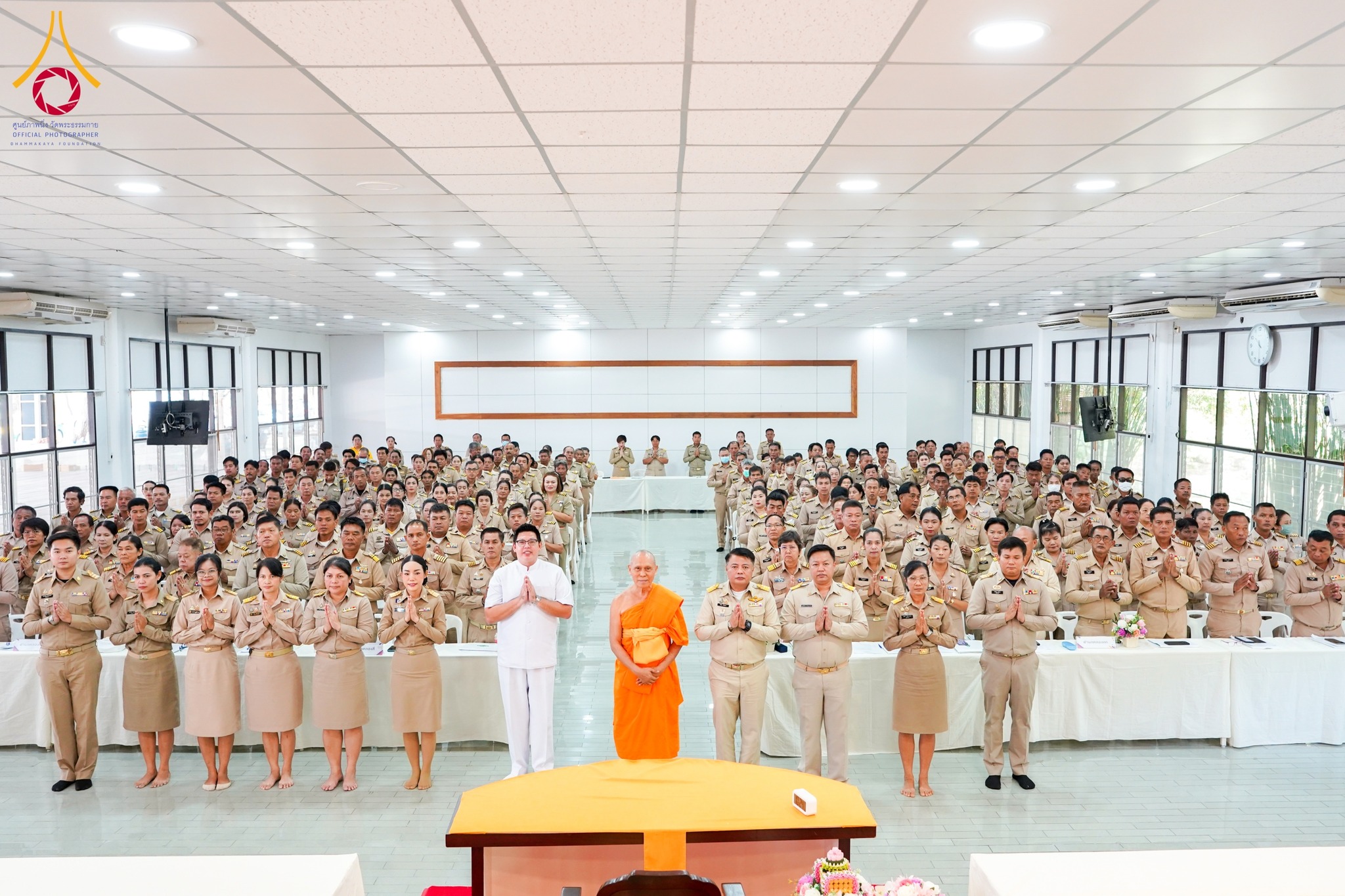 ชมรมกำนัน ผู้ใหญ่บ้านฯ อ.คลองหลวง ทอดผ้าป่าสมทบโครงการกฐินสามัคคีทั่วไทย 30,000 วัด