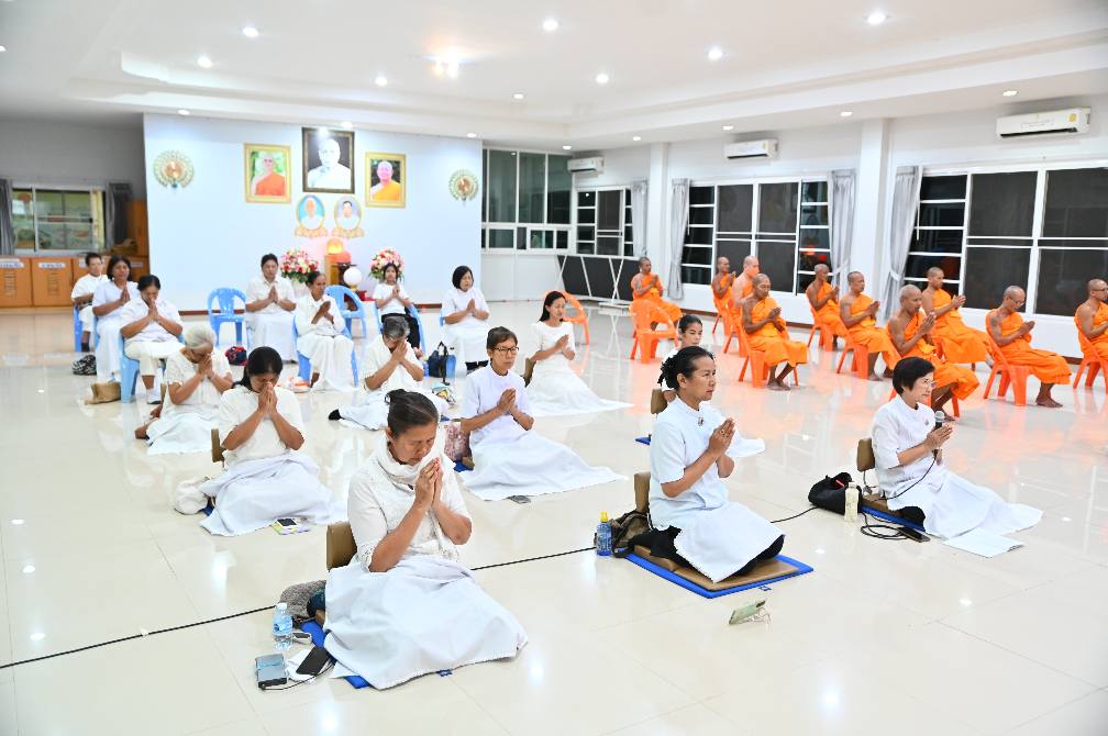 ศูนย์ปฏิบัติธรรมพนมสารคาม จัดปฏิบัติธรรมโครงการหมู่บ้านรักษาศีล 5