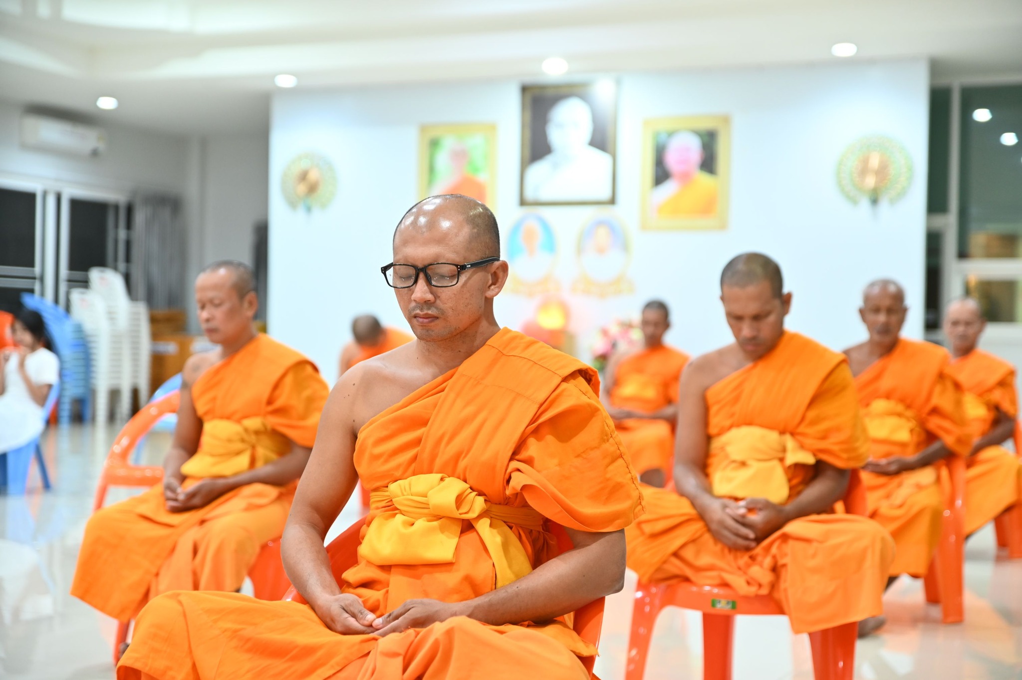ศูนย์ปฏิบัติธรรมพนมสารคาม จัดปฏิบัติธรรมโครงการหมู่บ้านรักษาศีล 5