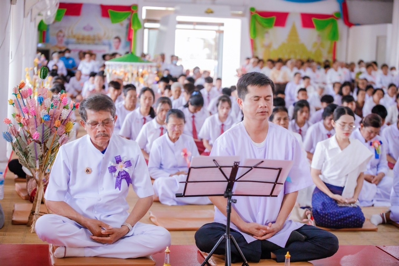 พิธีทอดกฐินสามัคคี ณ วัดแก้วสำเร็จ (ธุดงคสถานห้วยเม็ก) จ.กาฬสินธุ์