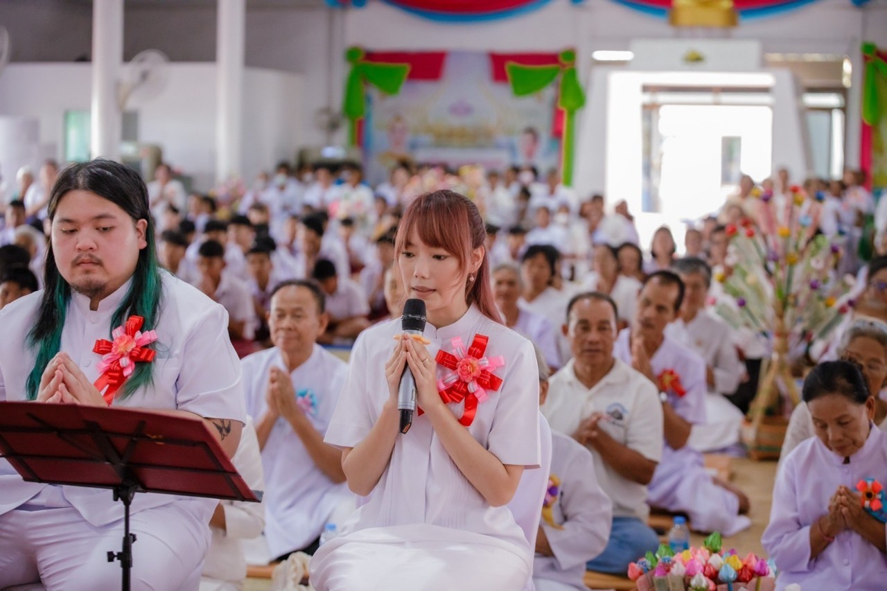 พิธีทอดกฐินสามัคคี ณ วัดแก้วสำเร็จ (ธุดงคสถานห้วยเม็ก) จ.กาฬสินธุ์