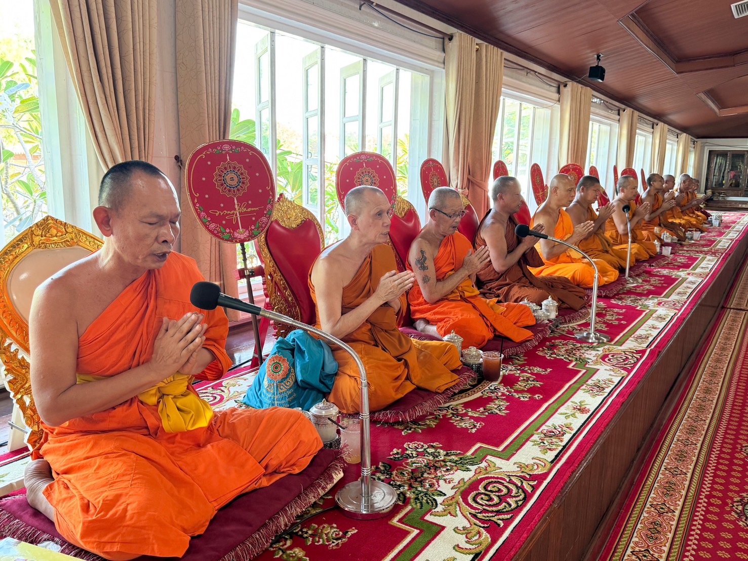 พิธีเจริญพระพุทธมนต์ถวายพระพรชัยมงคลแด่พระบาทสมเด็จพระวชิรเกล้าเจ้าอยู่หัว