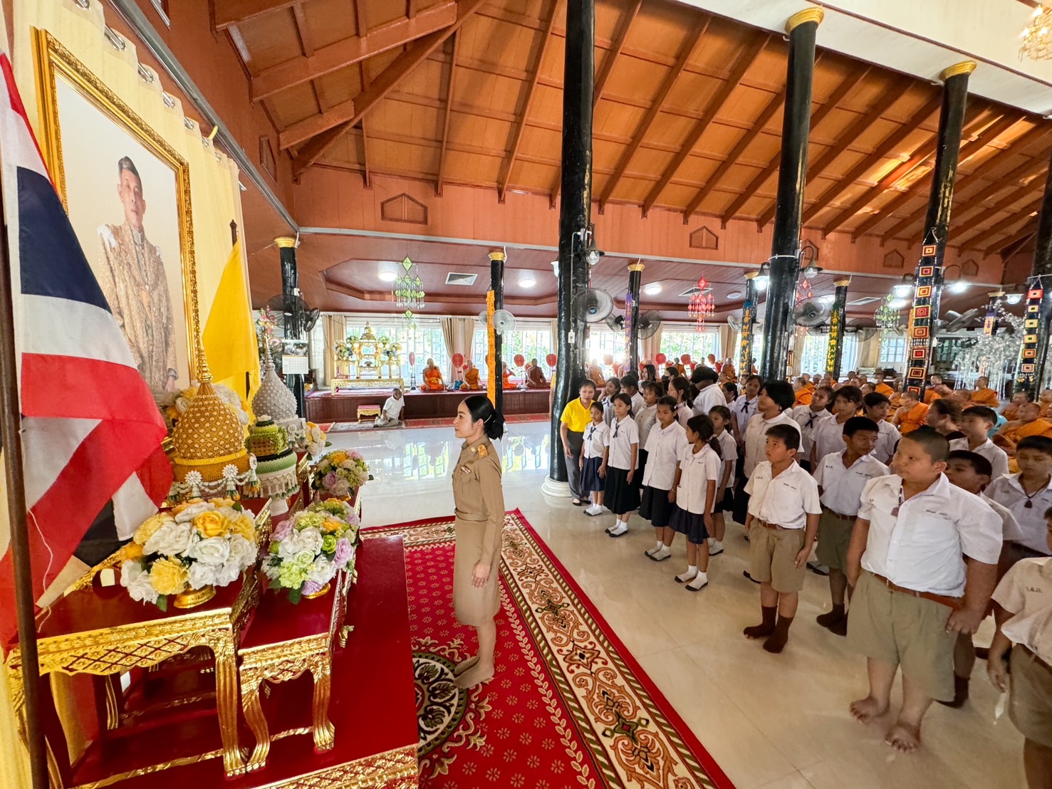 พิธีเจริญพระพุทธมนต์ถวายพระพรชัยมงคลแด่พระบาทสมเด็จพระวชิรเกล้าเจ้าอยู่หัว