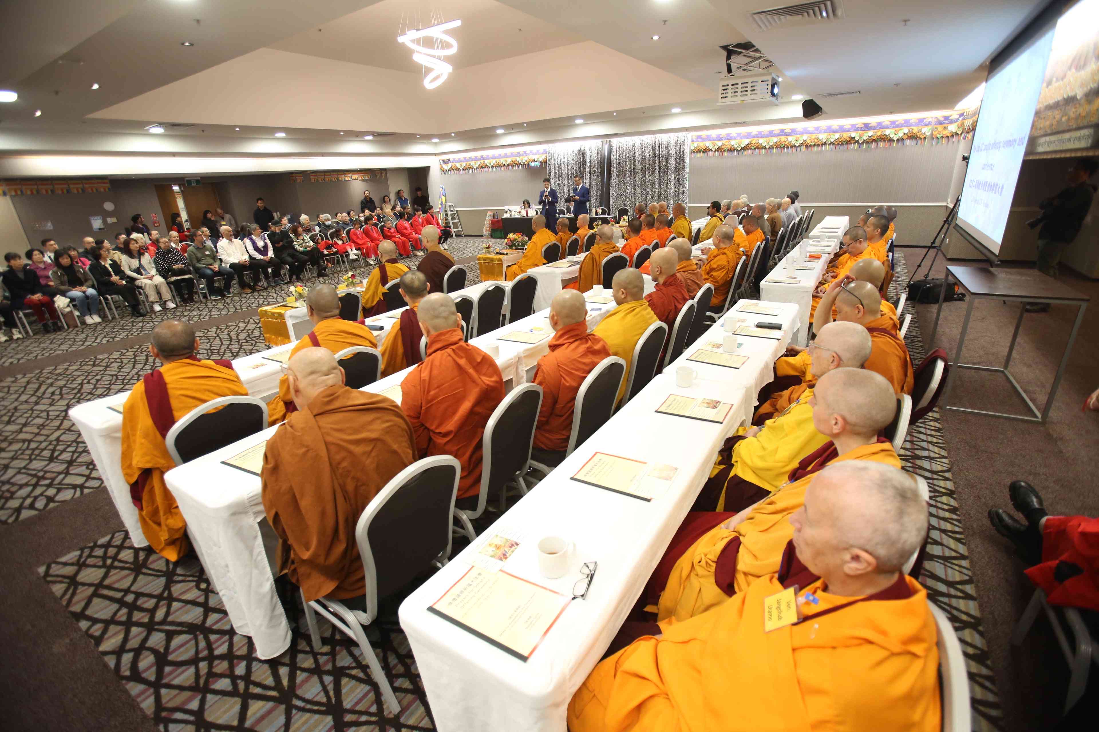 พิธีถวายสังฆทาน ครั้งที่ 2 แด่พระสงฆ์ ทุกนิกาย ทั่วประเทศนิวซีแลนด์