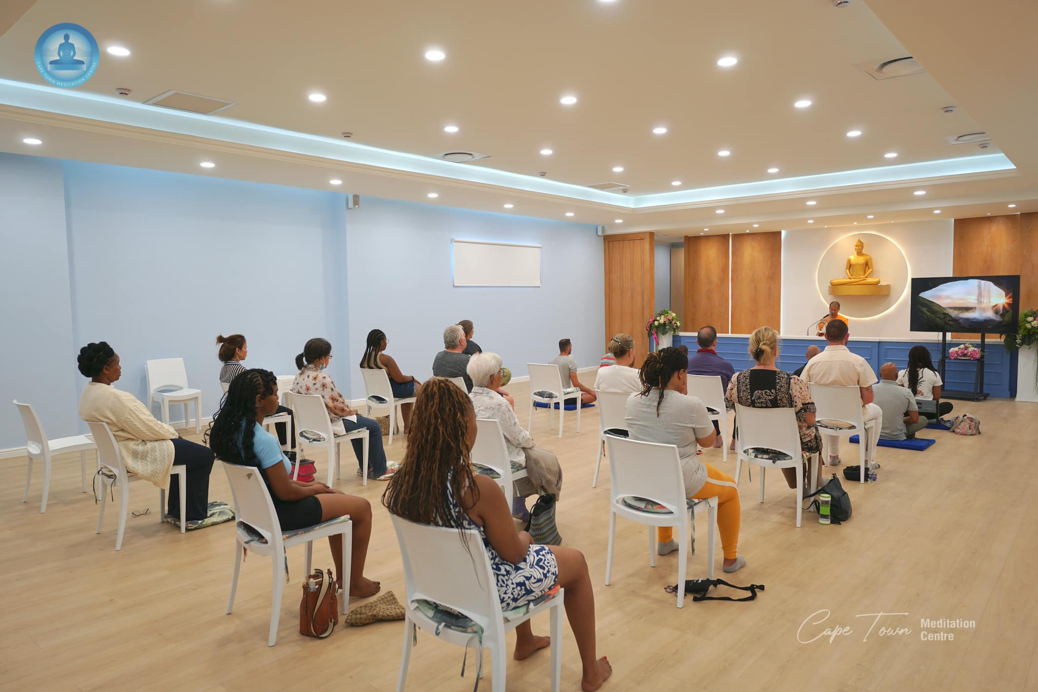 วัดพุทธเคปทาวน์ จัดคลาสสมาธิชาวท้องถิ่น