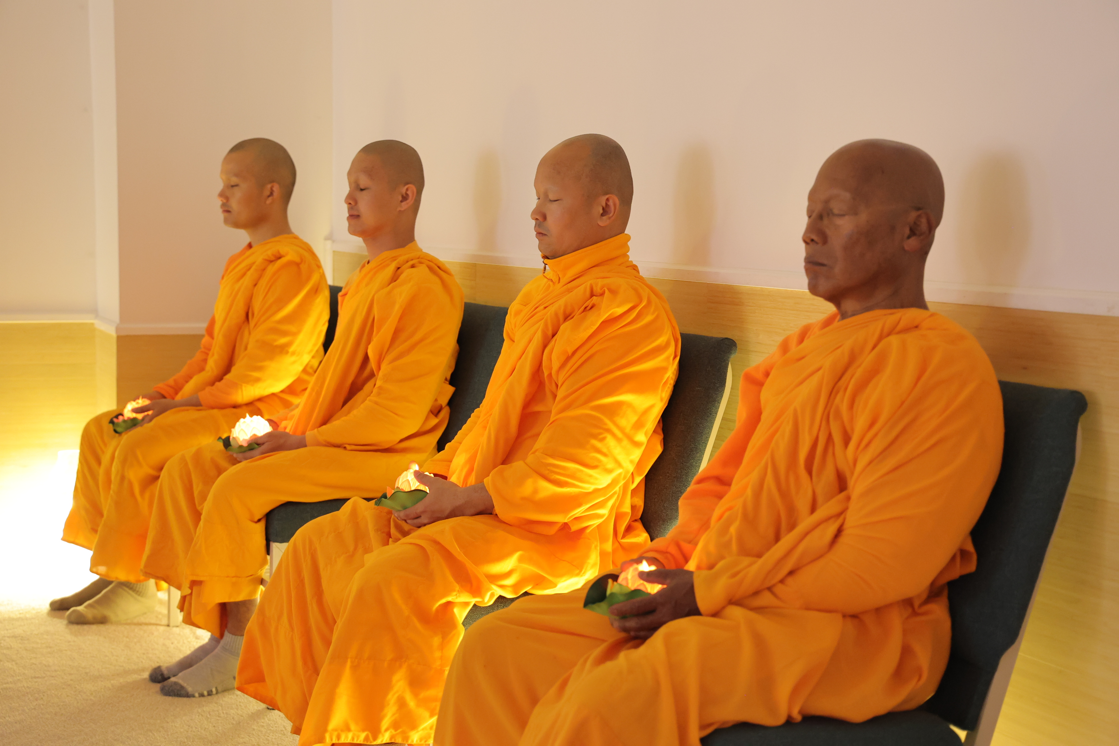 วัดพระธรรมกายจอร์เจีย จัดปฏิบัติธรรมชาวท้องถิ่นประจำเดือนคืนวันเพ็ญ