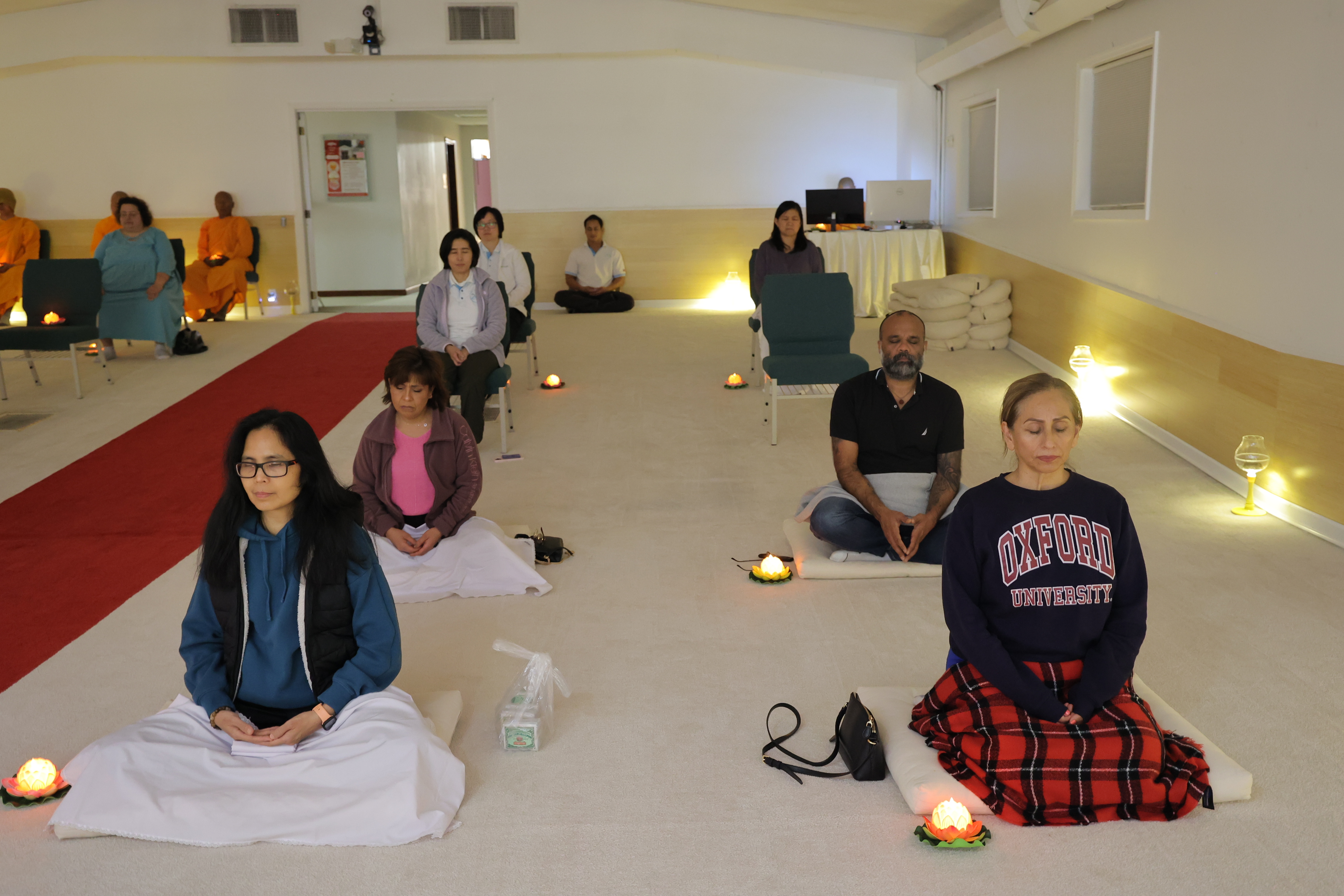 วัดพระธรรมกายจอร์เจีย จัดปฏิบัติธรรมชาวท้องถิ่นประจำเดือนคืนวันเพ็ญ