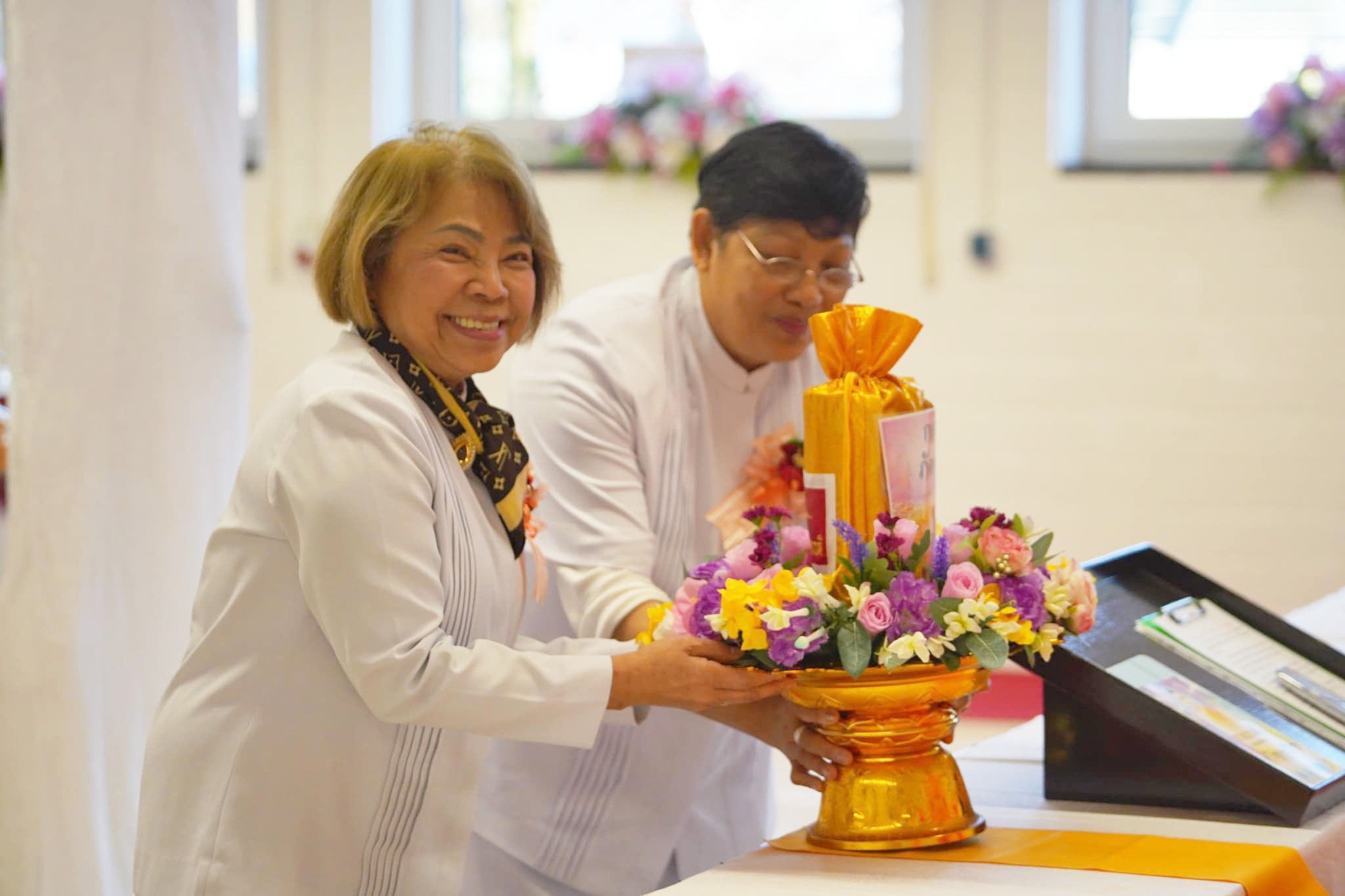 วัดพุทธนอร์ดไรน์-เวสท์ฟาเลน จัดพิธีบูชาข้าวพระ