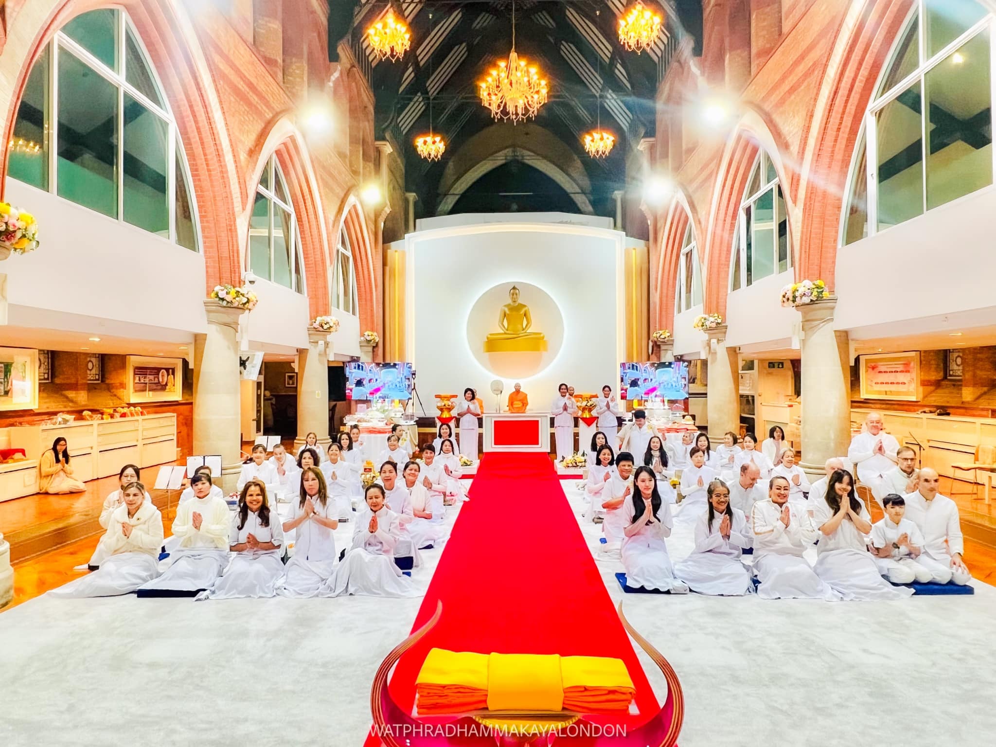 วัดพระธรรมกายลอนดอน จัดงานบุญบูชาข้าวพระ